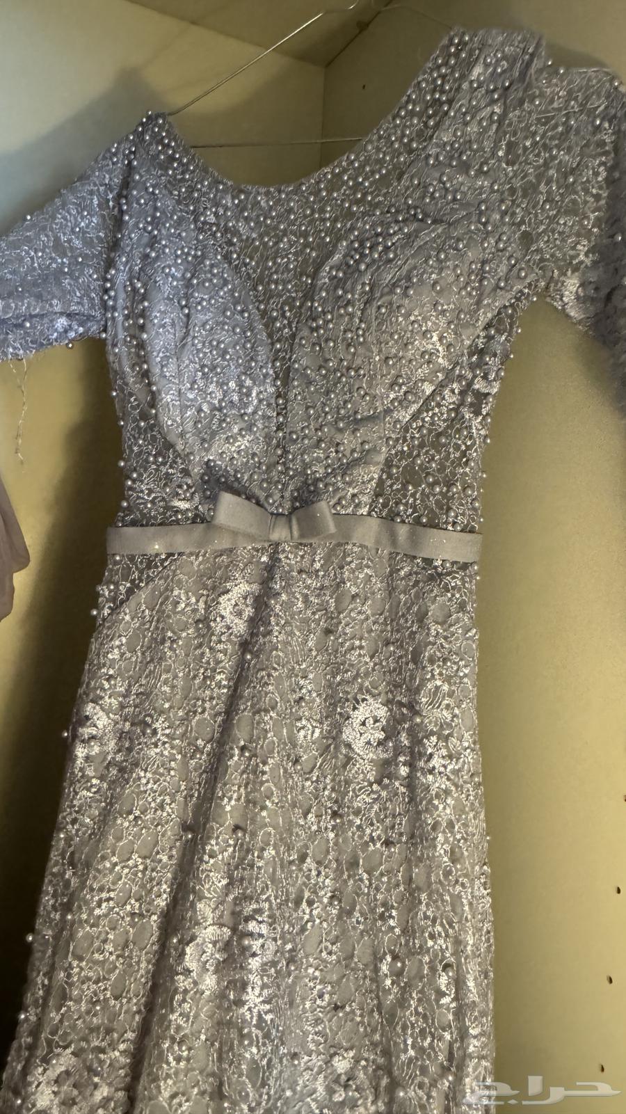 فستان للبيع استخدام مره وحده بس64255240926211110