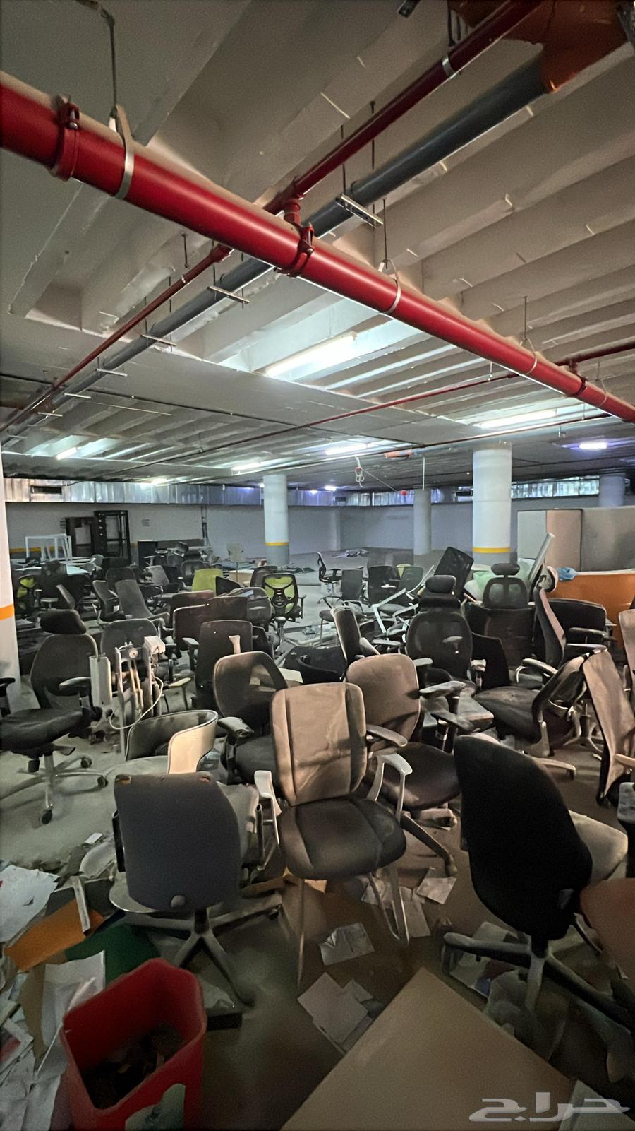 Warehouse of desks, tables, and chairs for sale64242456092161111