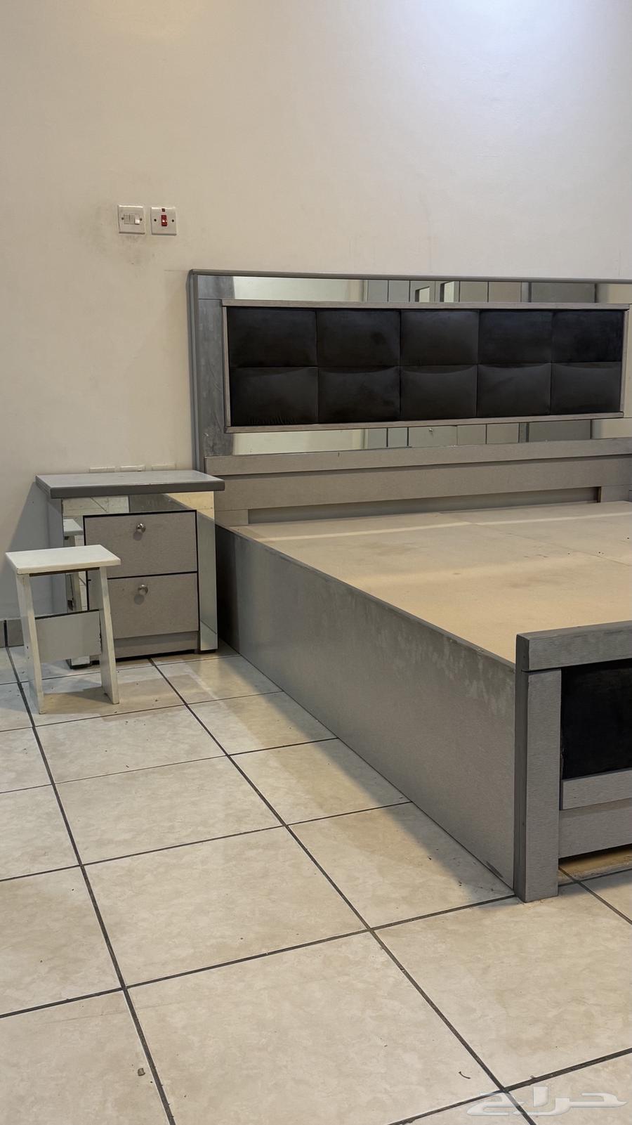 للبيع غرفة نوم ماستر مع كنب - كاملة ب2500 ريال فقط64240879456514111