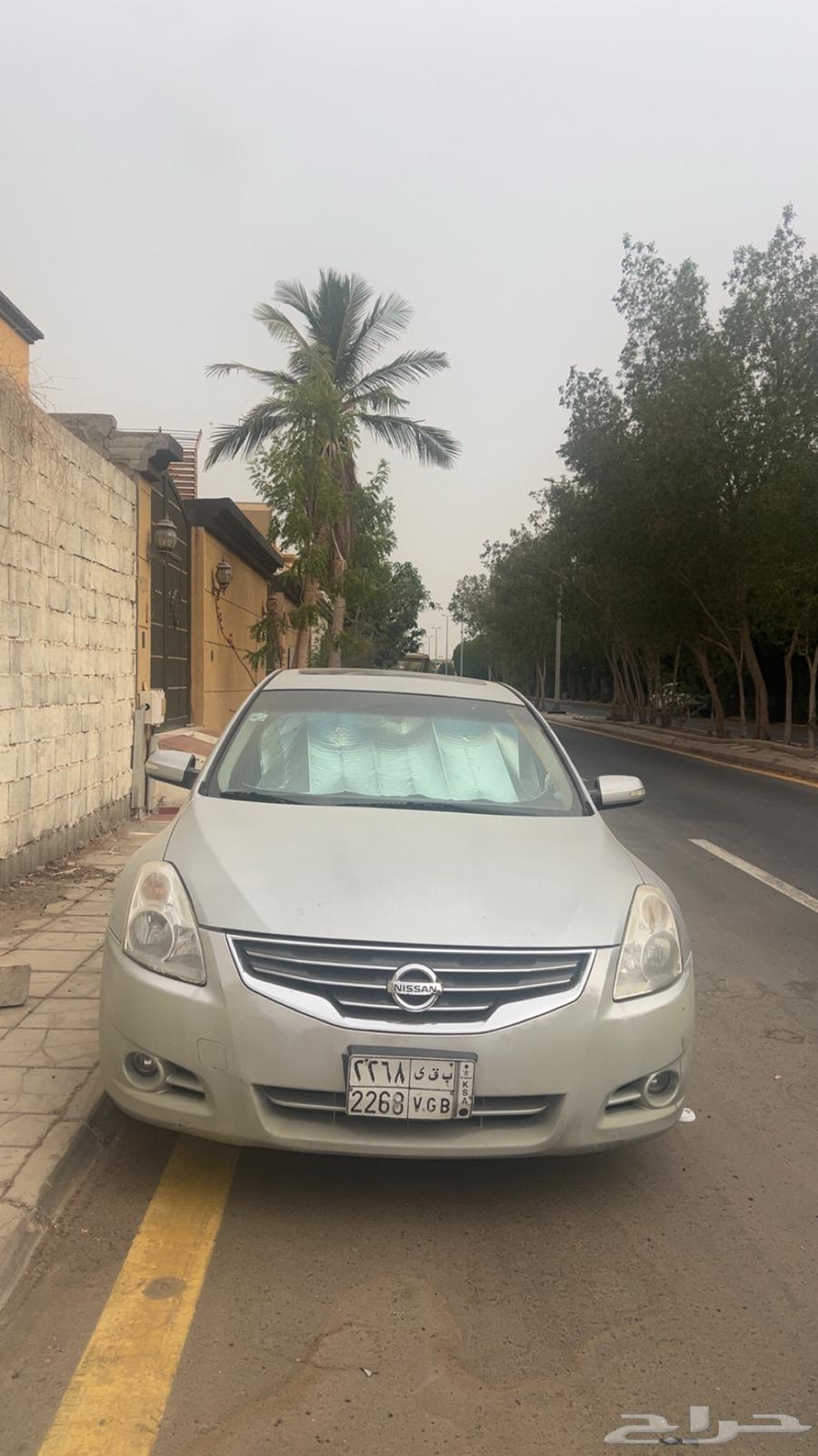 نسيان التيما 2011 للبيع 6 سلندر اللون الخارجي فضي64416822488450110