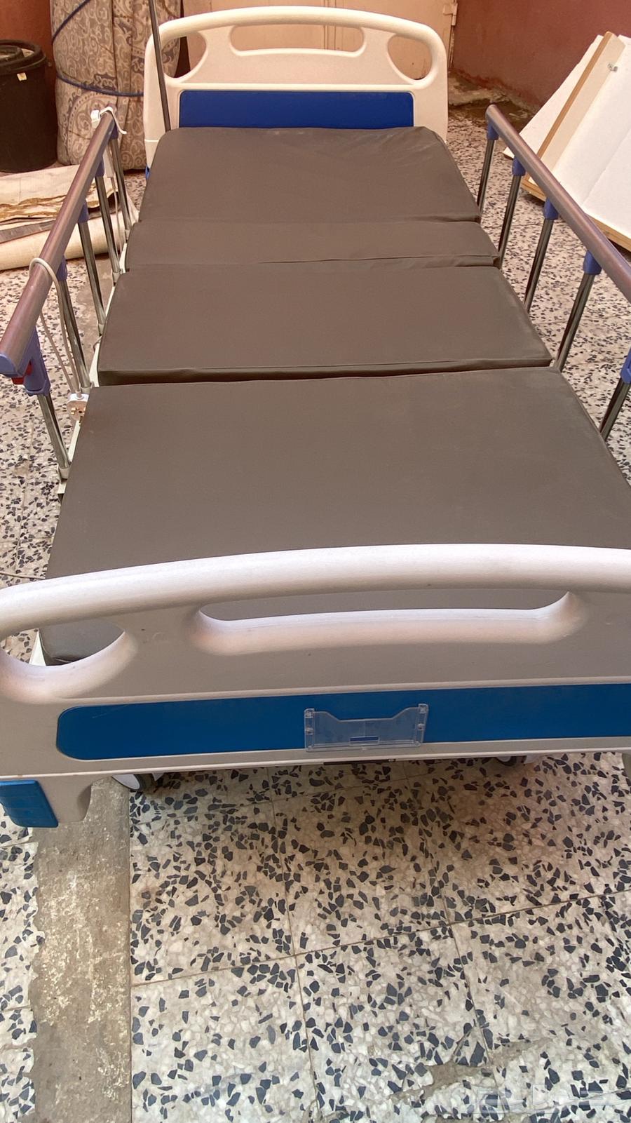 للبيع سرير طبي كهربائي شبه جديد64250426969858110