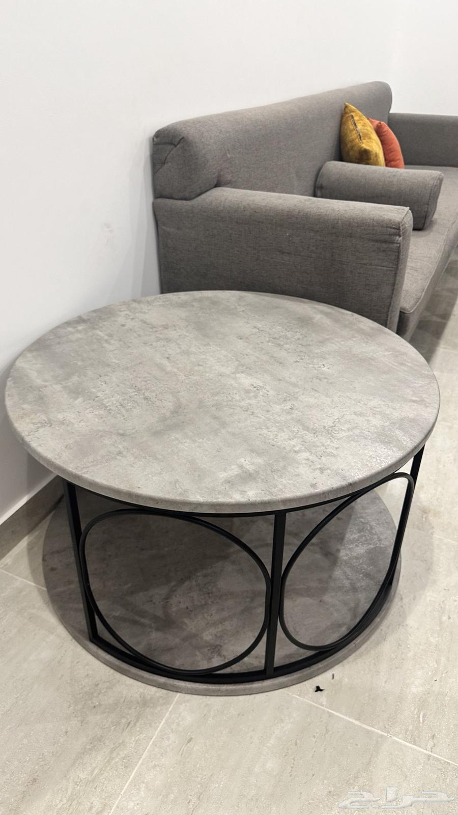 كنب وطاوله64250426815618111