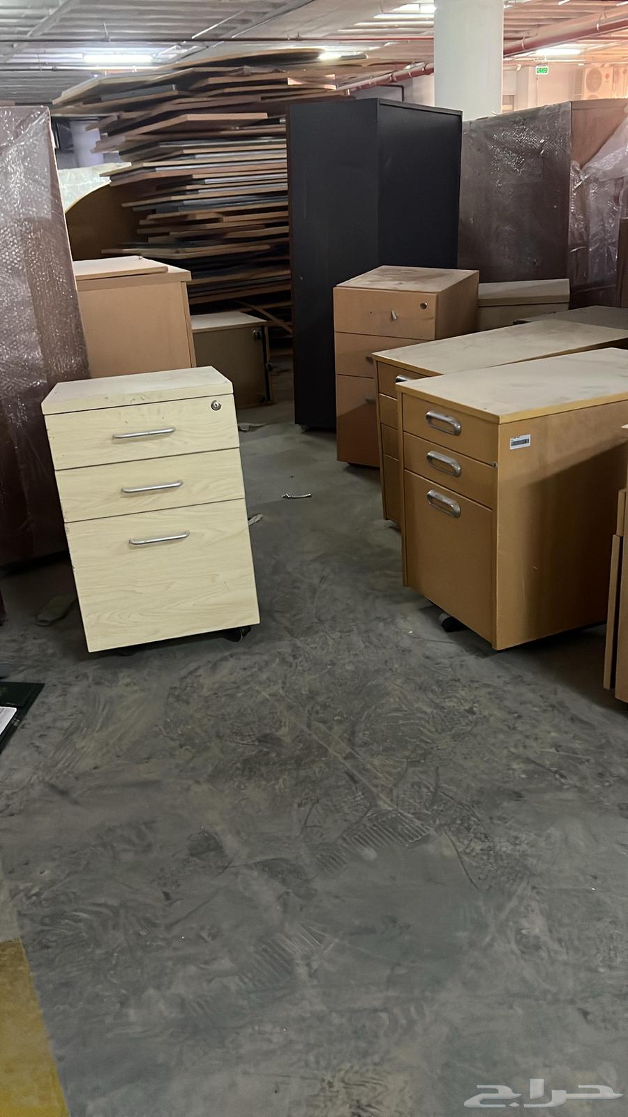 Warehouse of desks, tables, and chairs for sale64242456092161110