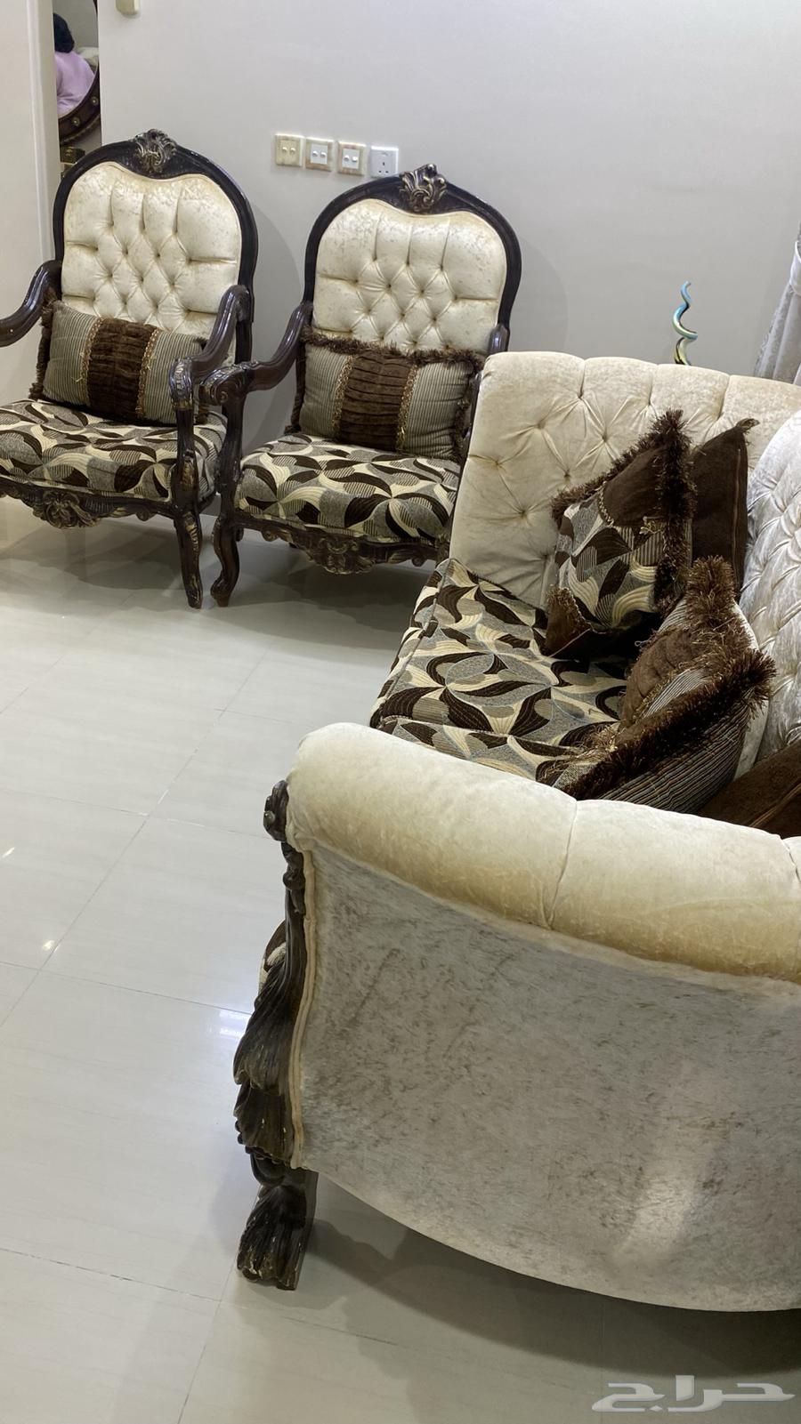 طقم كنب كلاسيكي للبيع64246813977089113