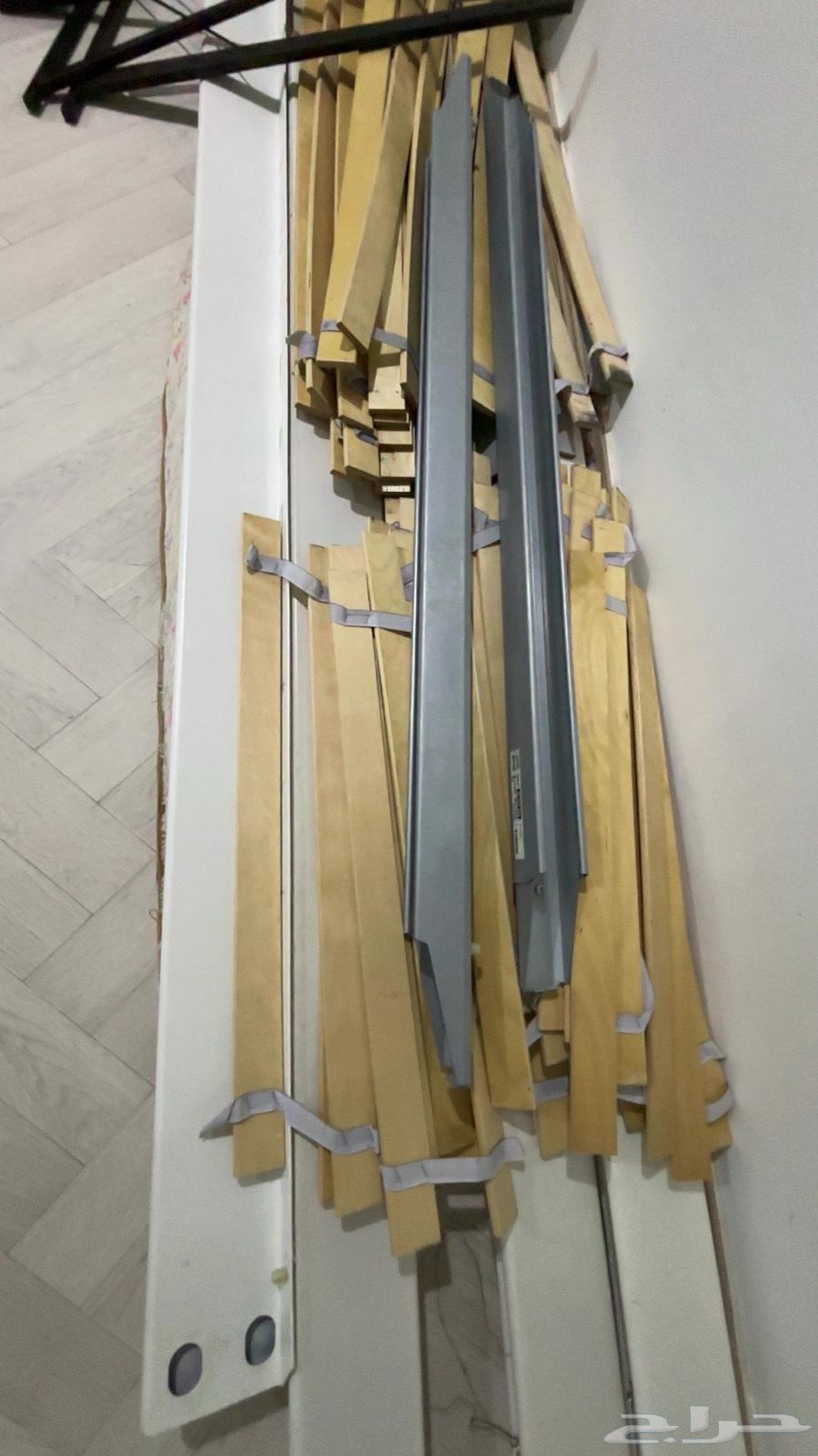 سرير عدد 2 نظيفة وجديدة من ايكيا64241410428162112