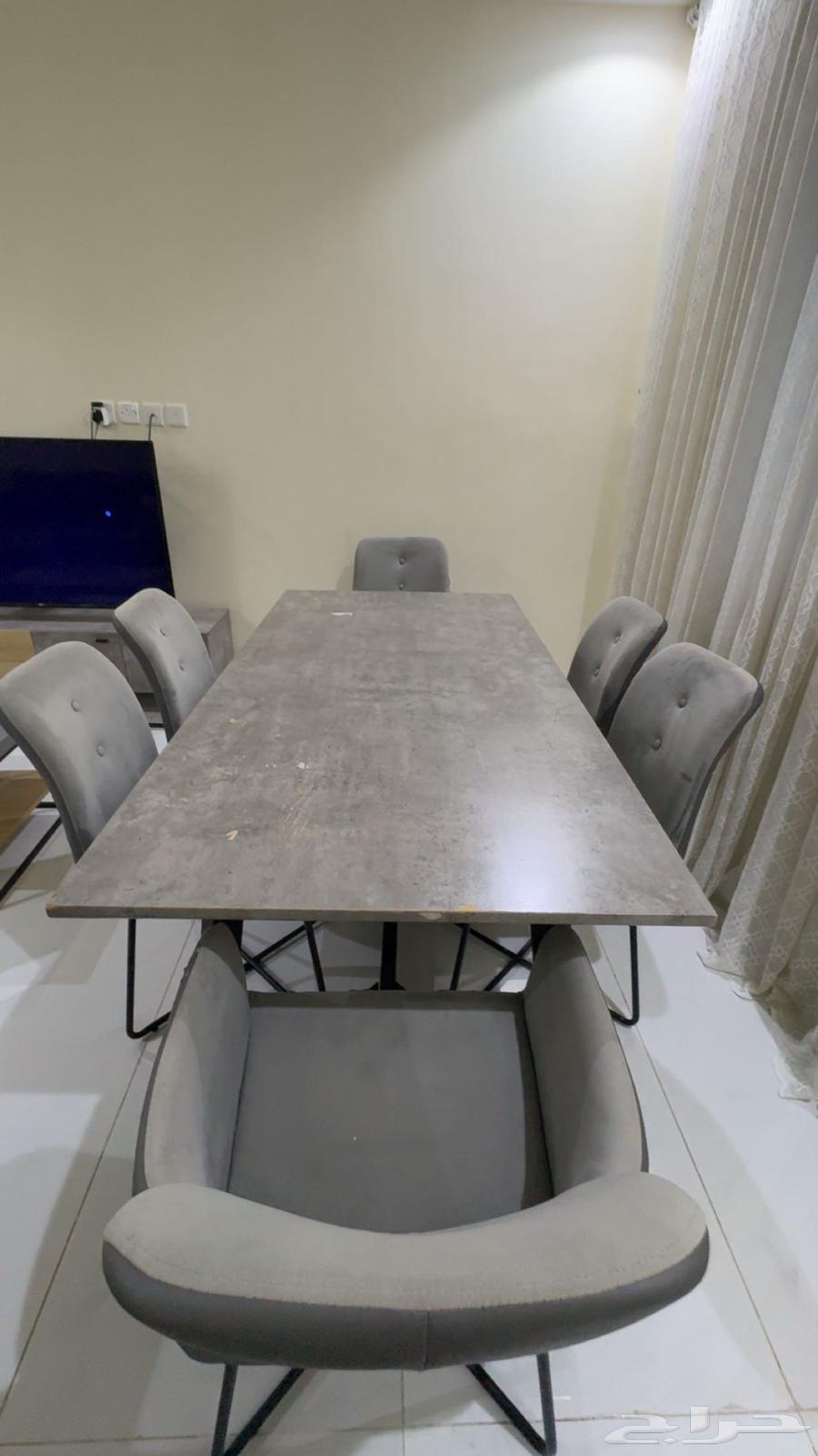 طاولة طعام للبيع64251543938947110