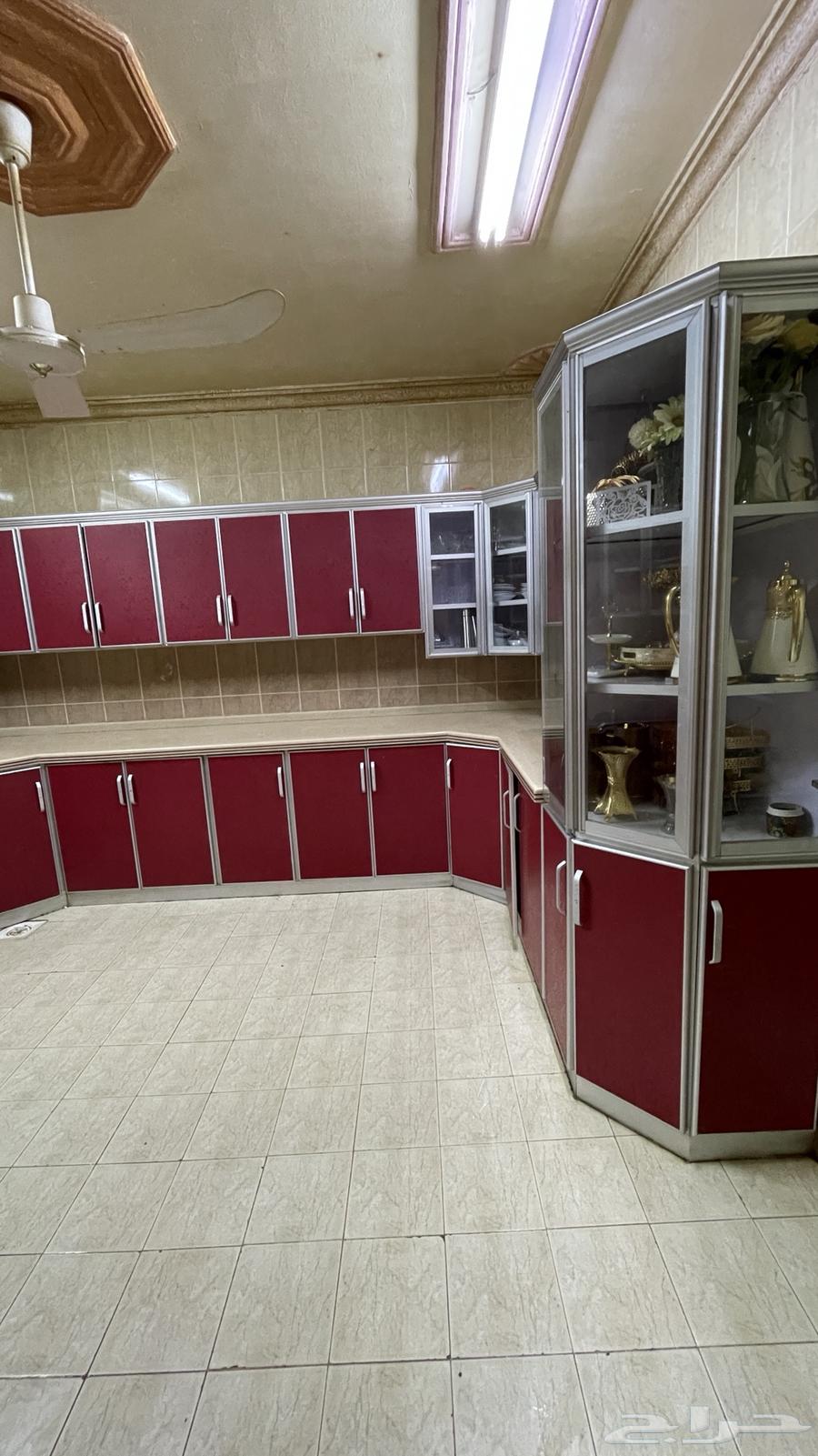 مطبخ شبه جديد 12متر64251879182979113