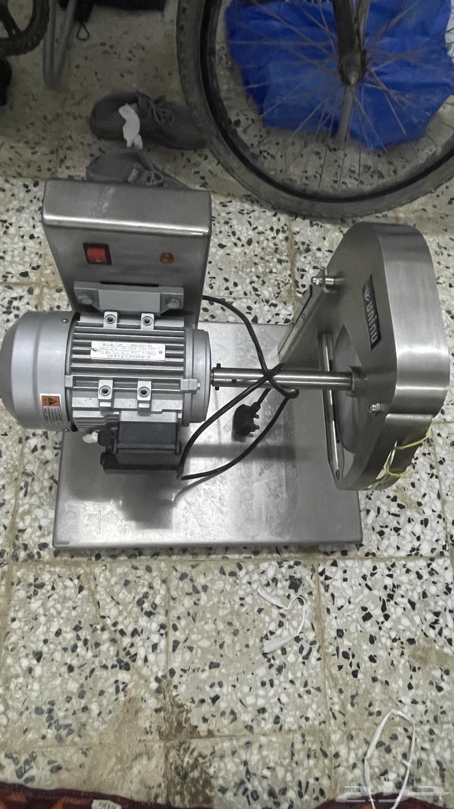 مكينة تقطيع دجاج شركة يونيو يوجد عليها ضمان64255056792323114