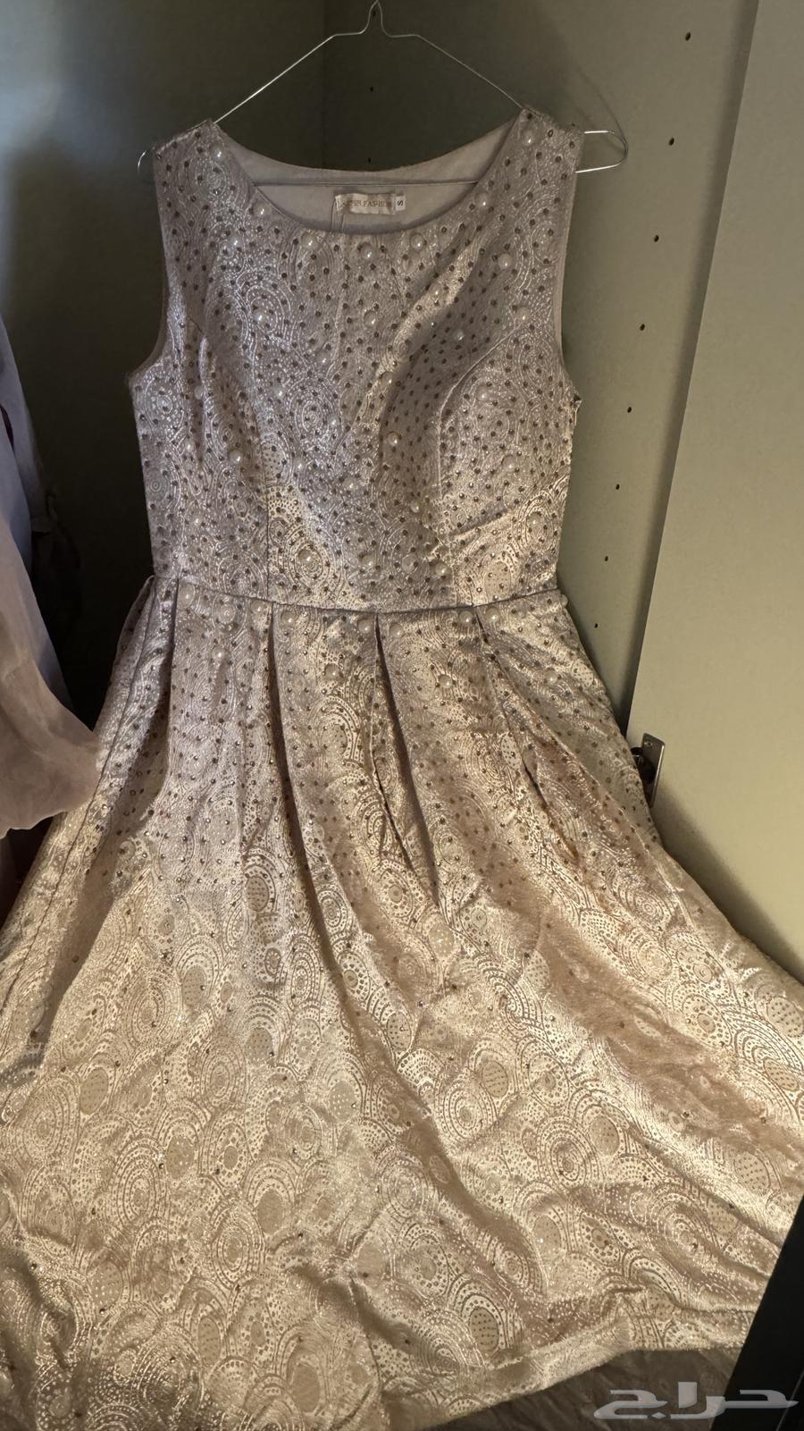 فستان مقاسS اشتريته ب350 وببيعه10064245288945281112