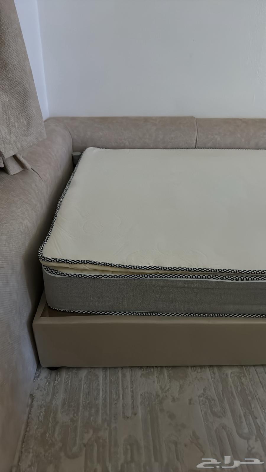 سرير واسفنج طبي للبيع استخدام شهر64251890983427112