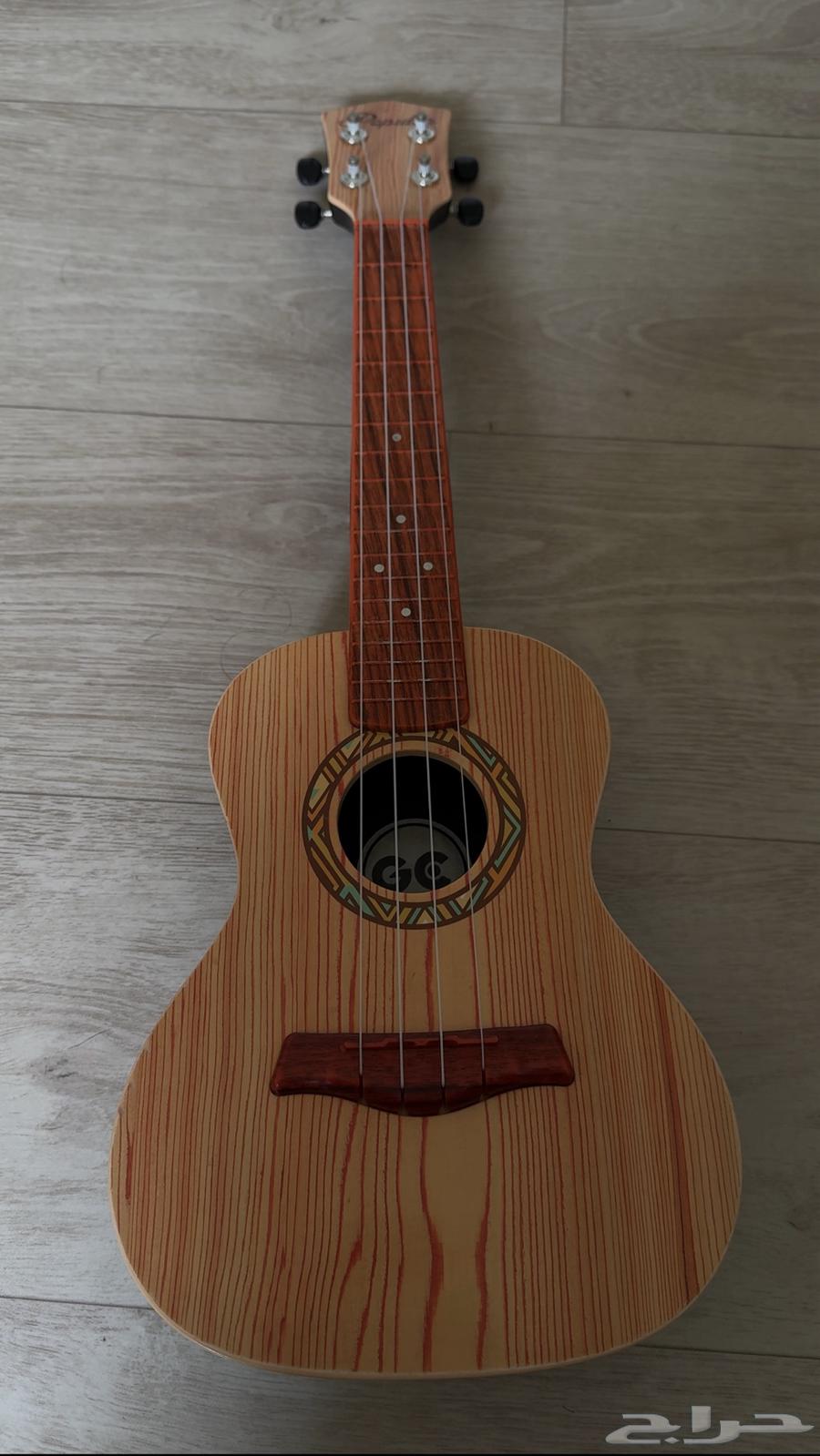 قيتار نظيف ينفع للكبار مره صوته واضح وحلو64253438711170110
