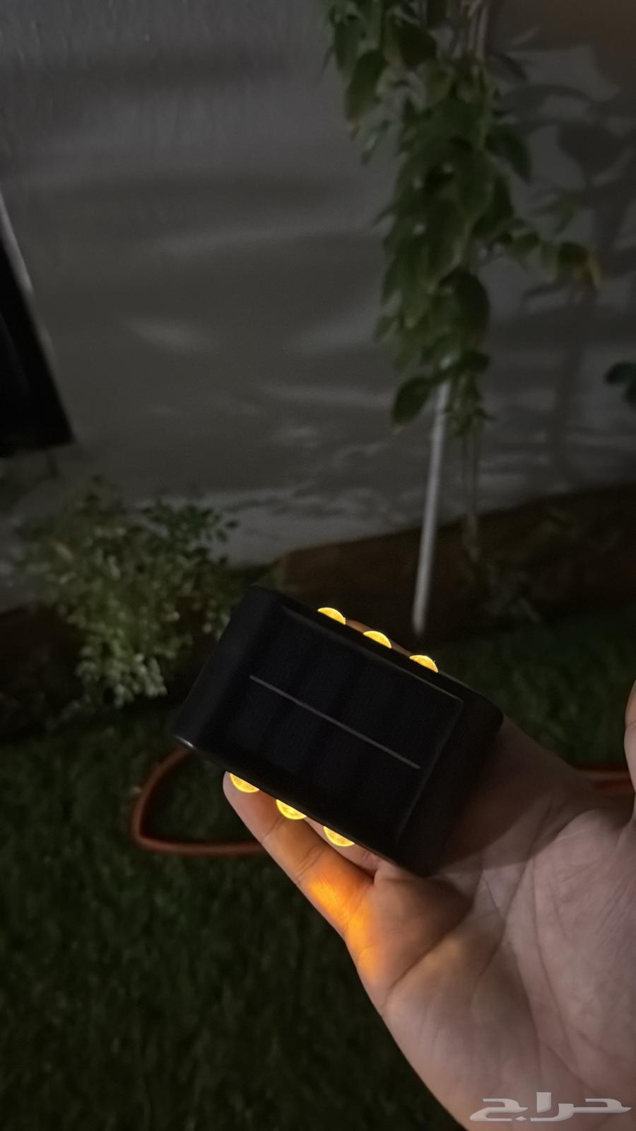 إنارة جدارية عالطاقة الشمسية64250059682817112