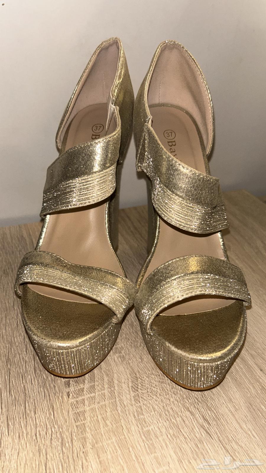 للبيع كعب نسائي استعمال بسيط64247161884803110