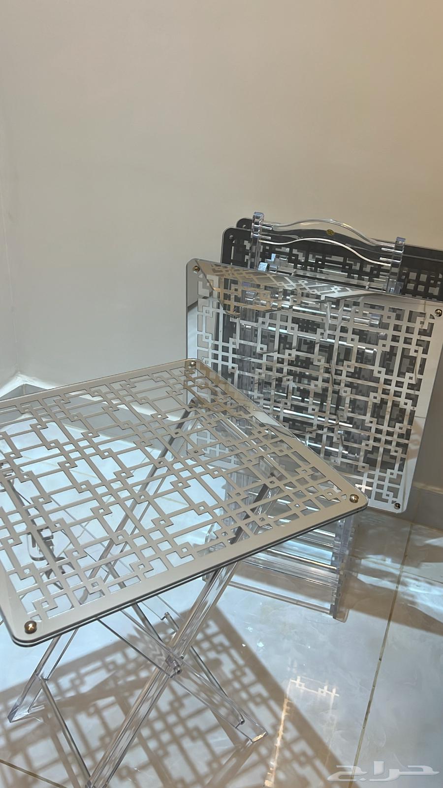 طاولات اكريلك طقم مكون من 4 طاولات(فضي)64236458530051110
