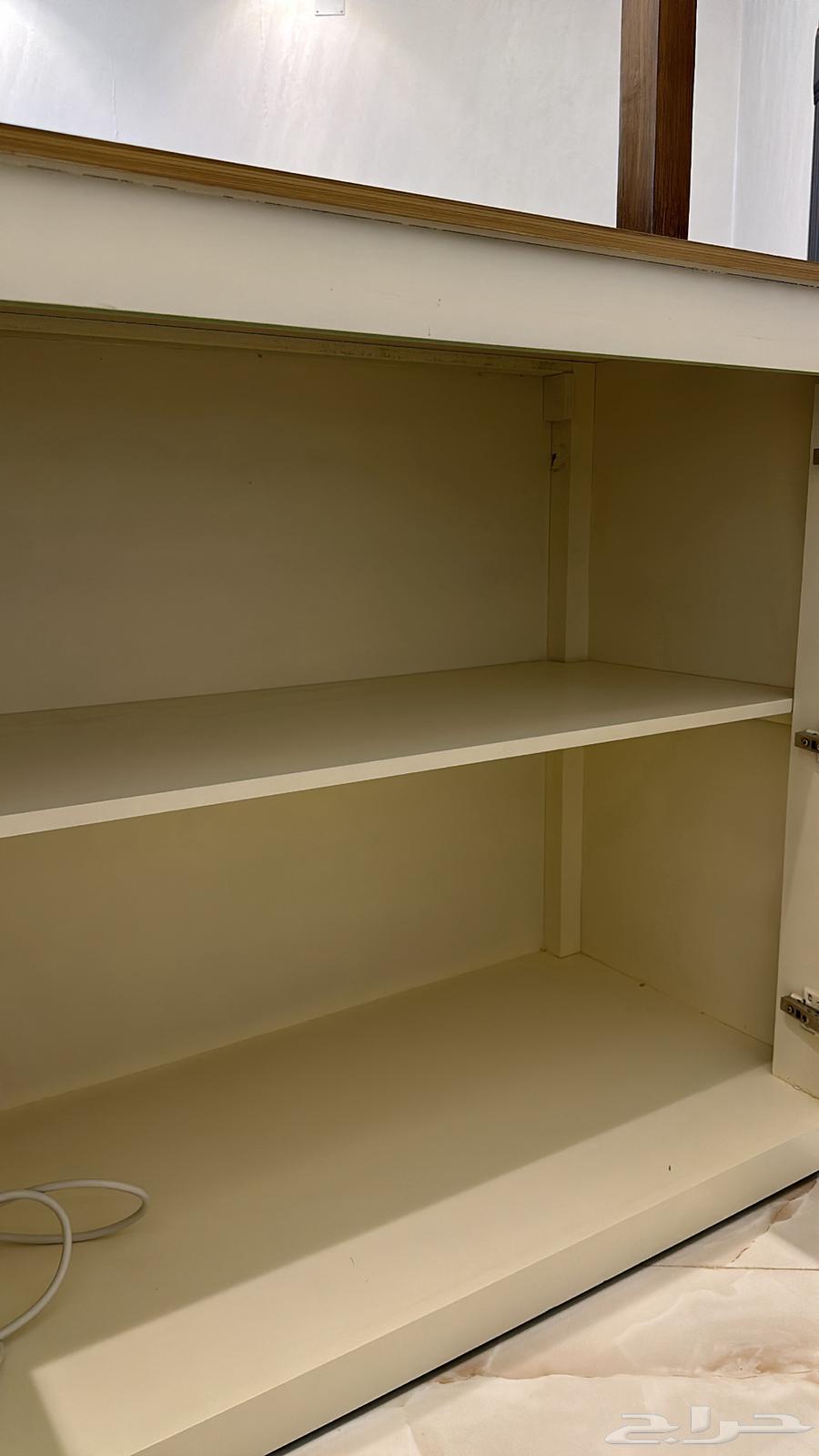 Table corner64252799840003113