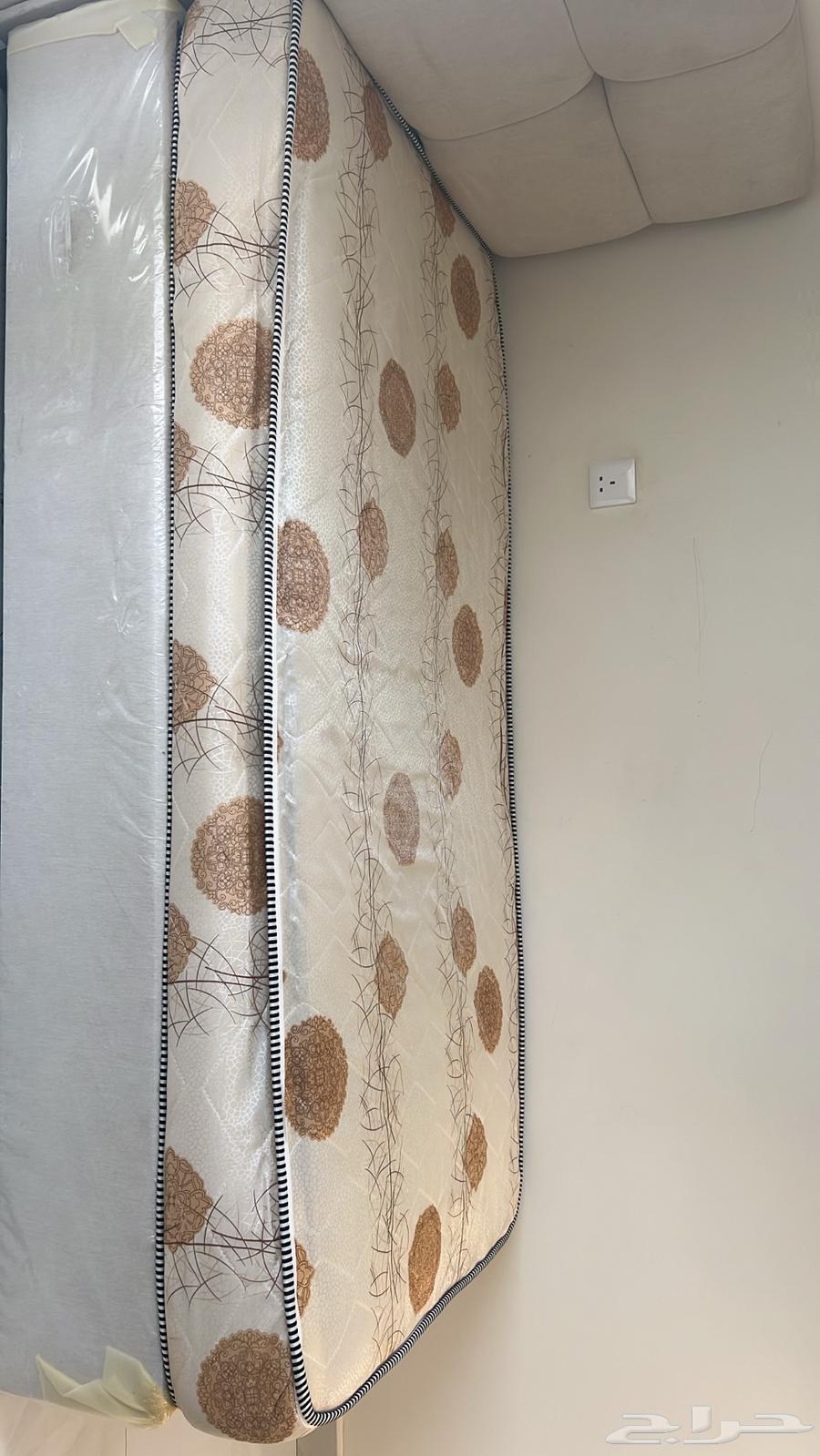 سرير نفر للبيع64240232164227110