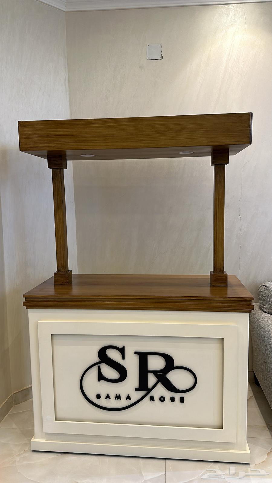 Table corner64252799840003110