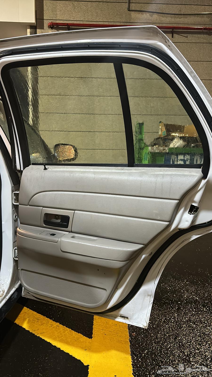 فورد فكتوريا 200964414263230850111