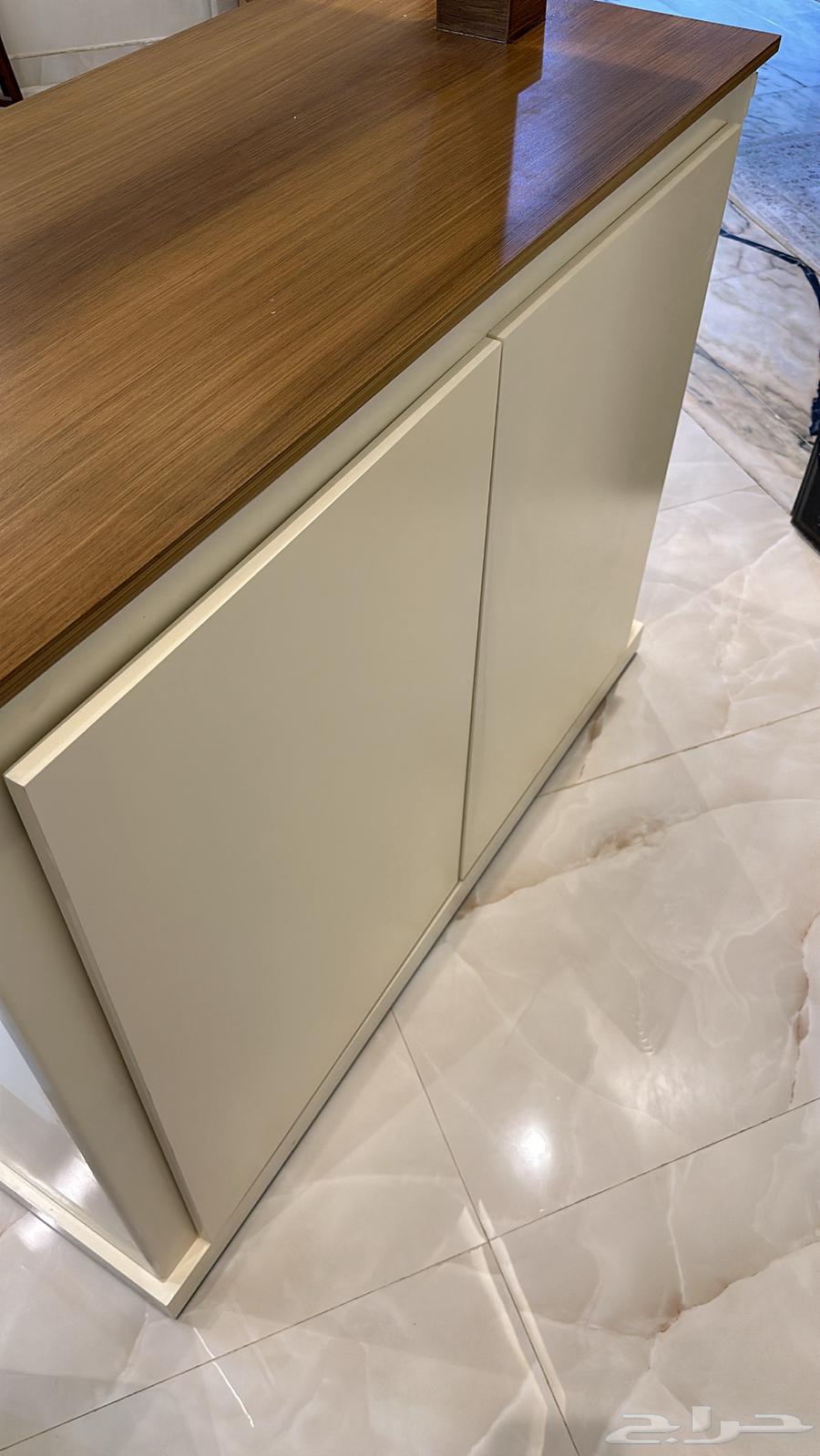 Table corner64252799840003112