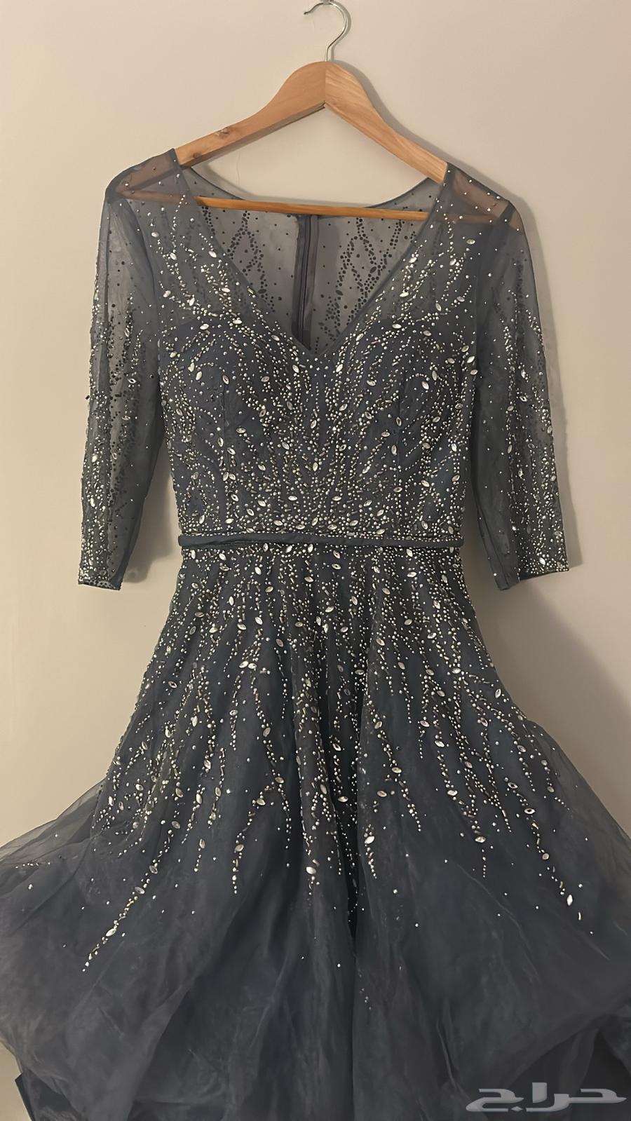 فستان للبيع جديد ونظيف64235921180034110