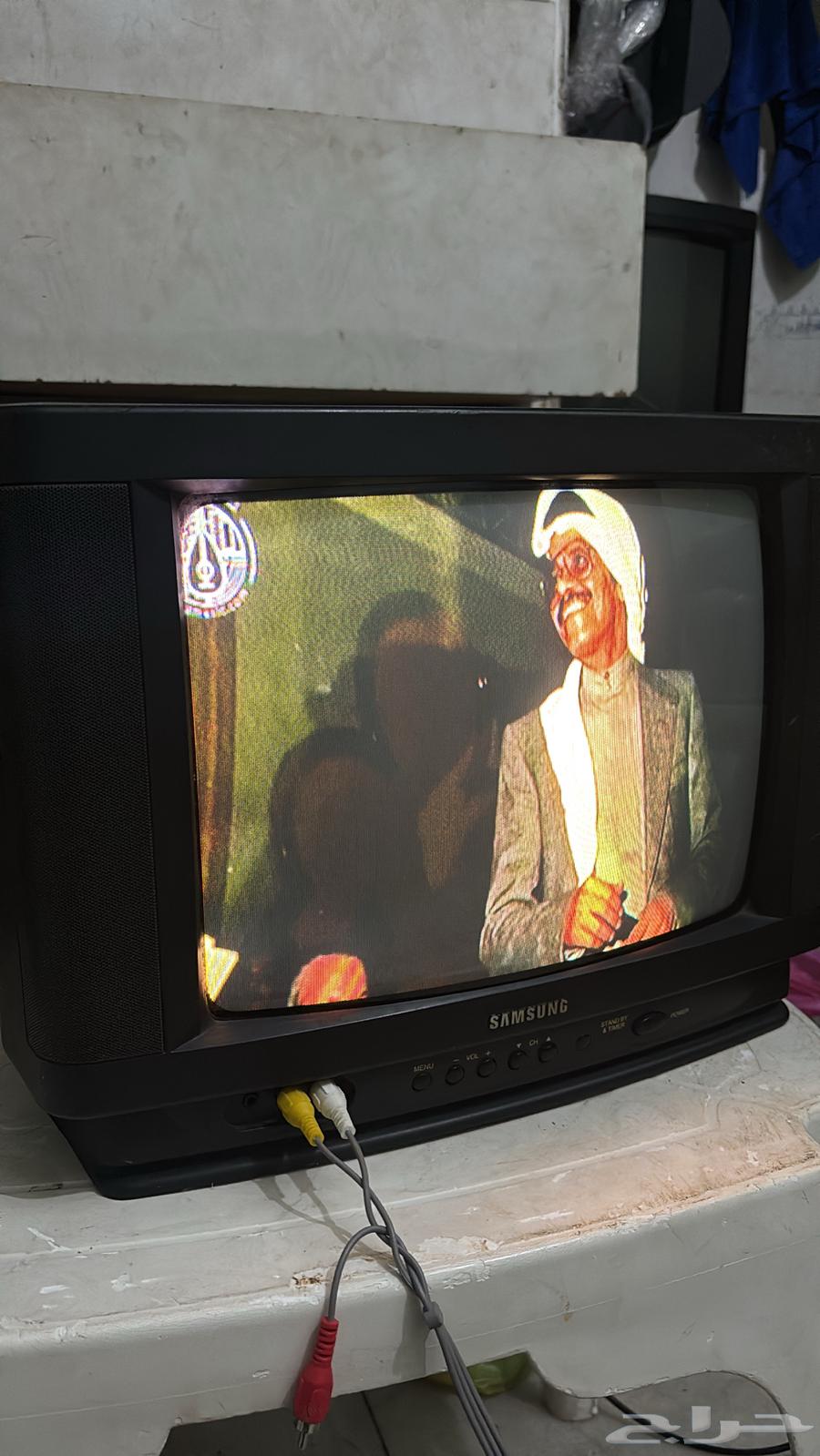 تلفزيون سامسونج من نوع CRT الحجم 14 بوصة شبه جديد64235636034561110