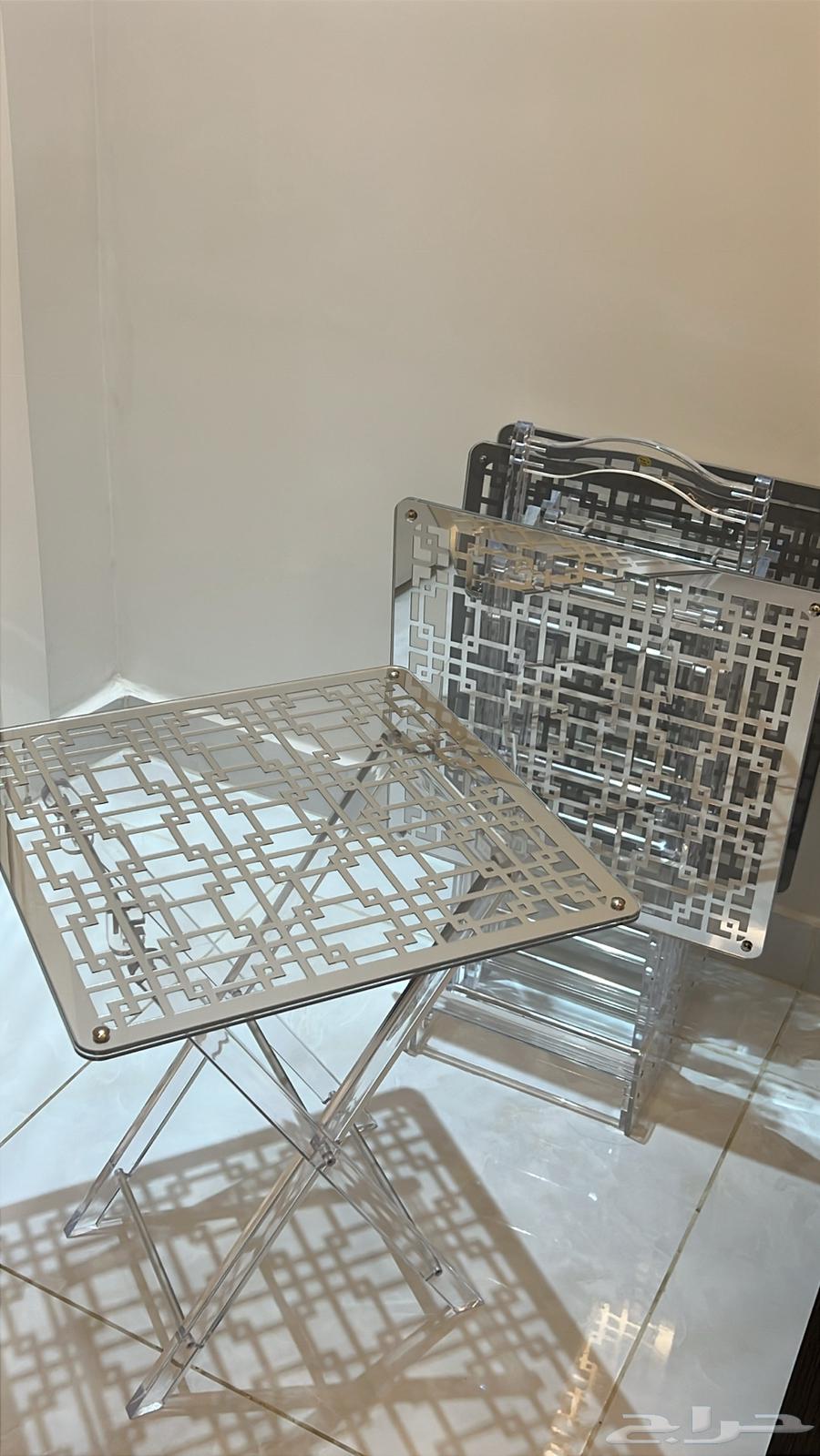 طاولات اكريلك طقم مكون من 4 طاولات(فضي)64236458530051112