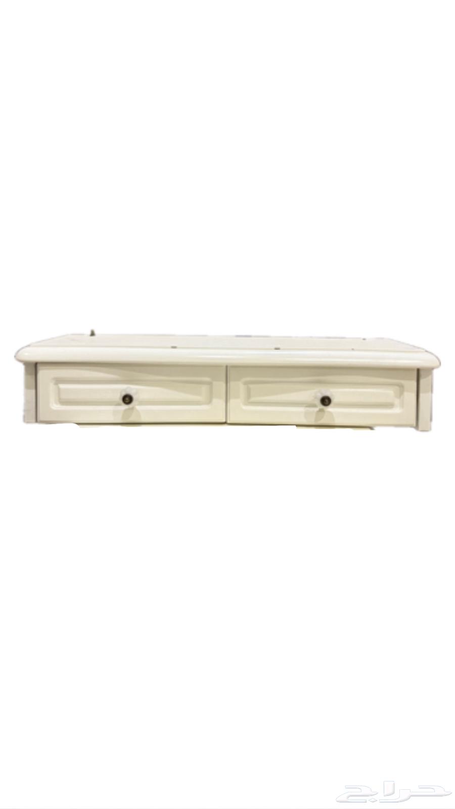 Commode and a small storage unit with mirror64256296254338111