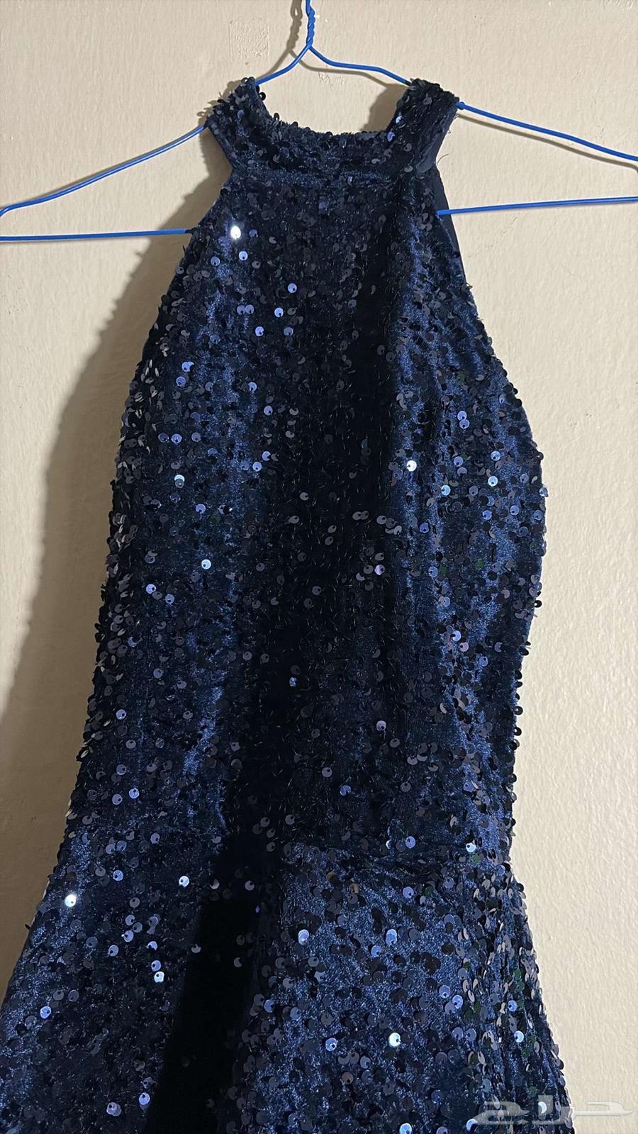 A very beautiful dress photographed from front and back, worn only once, small64232338868355111