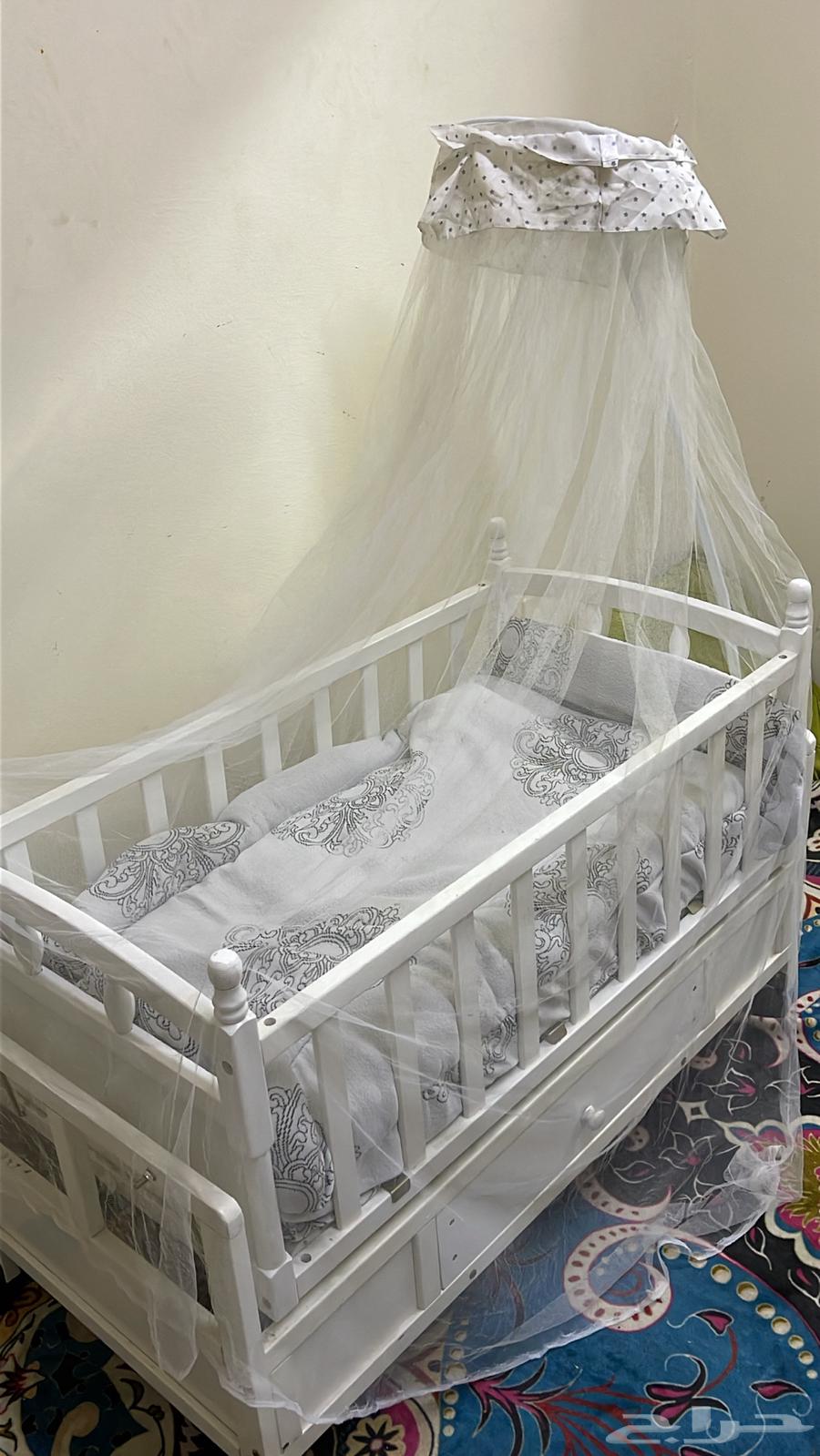 سرير اطفال للبيع مع ناموسية64252314053122114