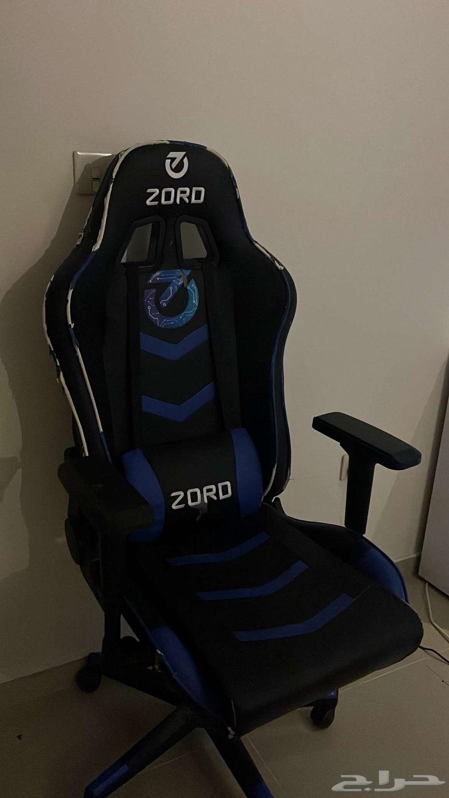 A chair from Zord, price 900 riyals, new64253900270081110