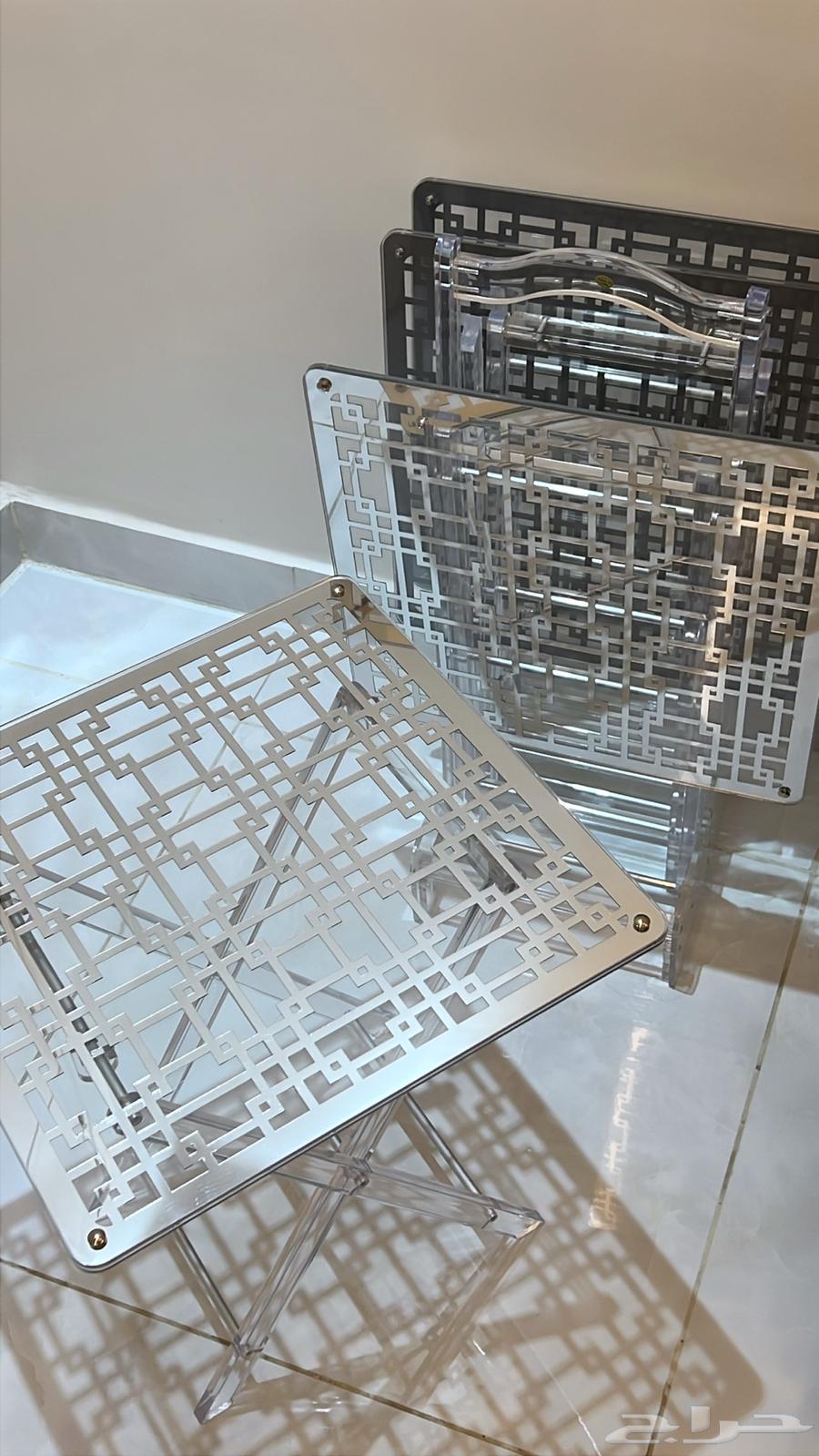 طاولات اكريلك طقم مكون من 4 طاولات(فضي)64236458530051111