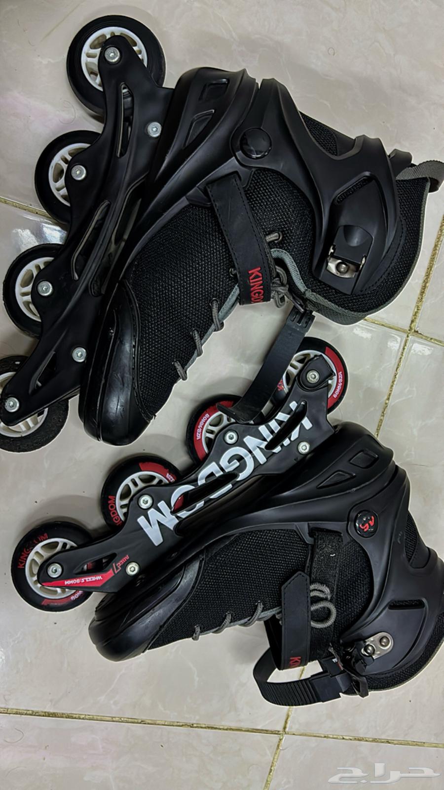 Size 45 skate, meaning it has a defect or 2 damaged ones and the rest is good64255675539459110