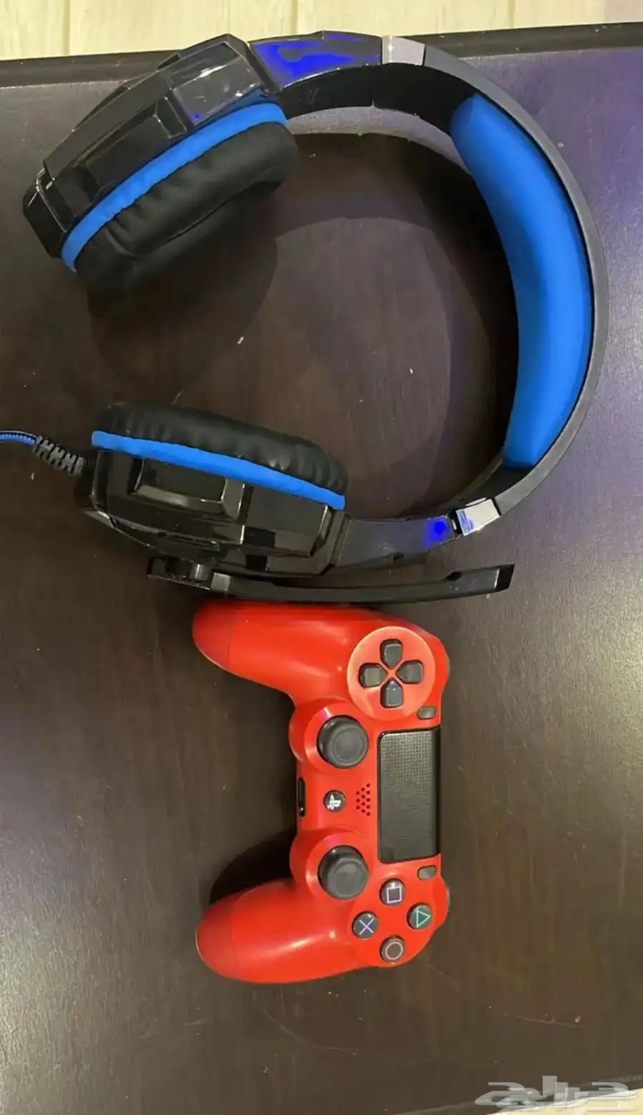 Sony 4 controller and headset64252176238595110