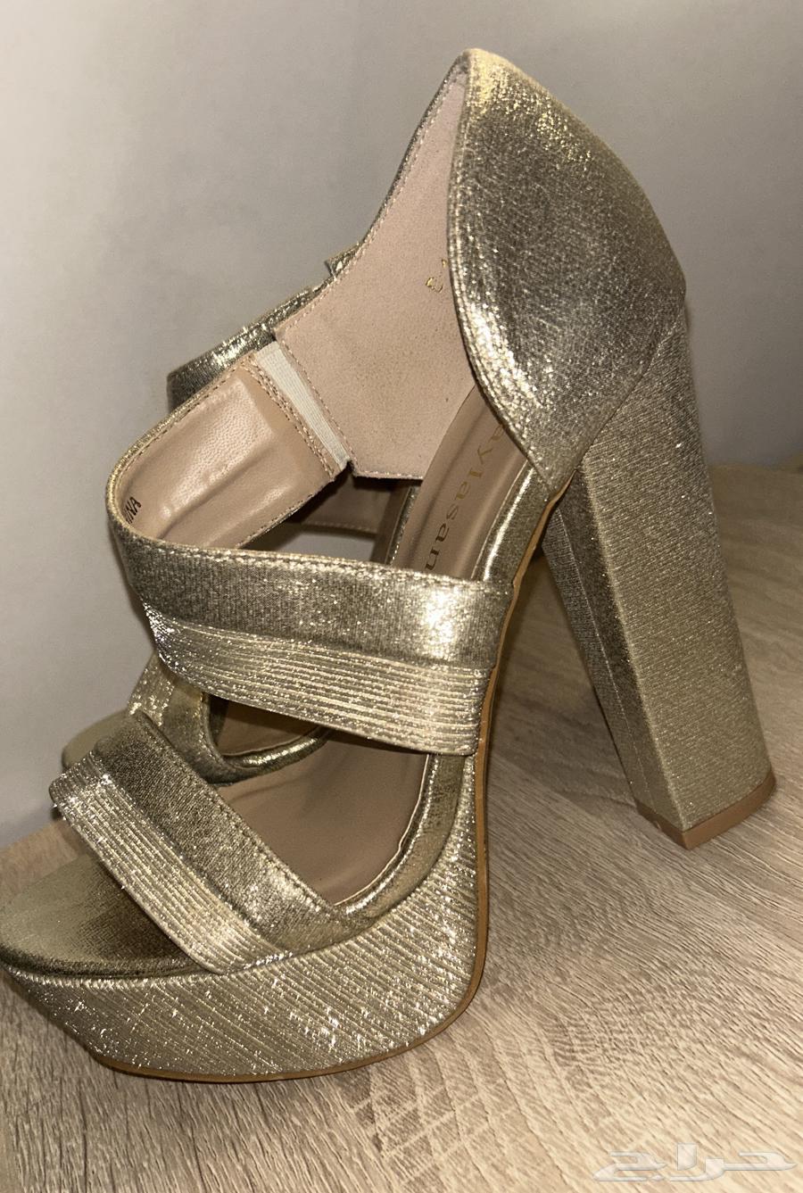 للبيع كعب نسائي استعمال بسيط64247161884803112