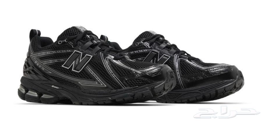 جزمة نيو بالانس شبه جديده وأصلية64244446844290110