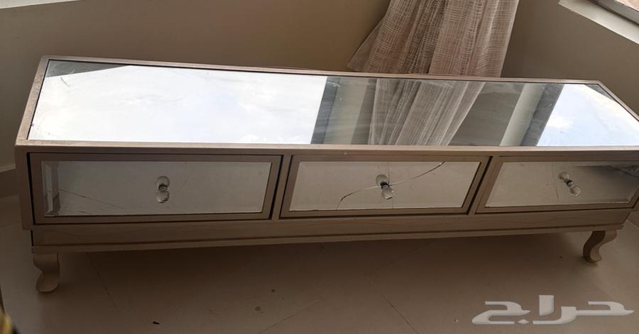 طاوله تلفزيون بلازما طولها 160 4064250415767810110