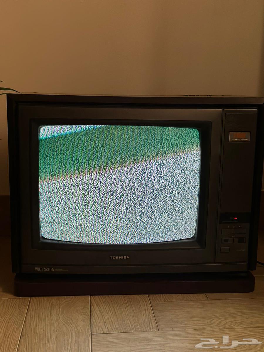 تلفزيون قديم ( يعمل )64243531119745110
