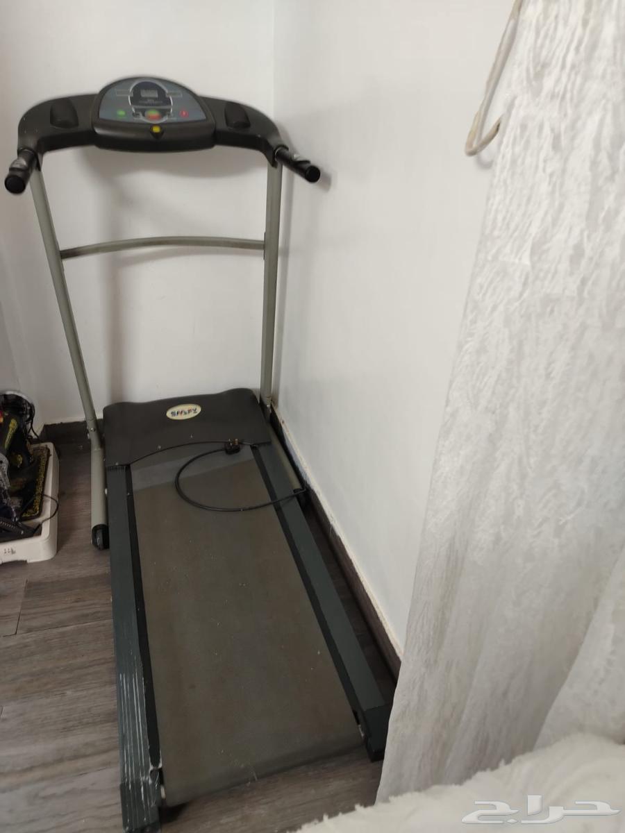 Selling knaps, a bike, and an oud drum64248273287938112