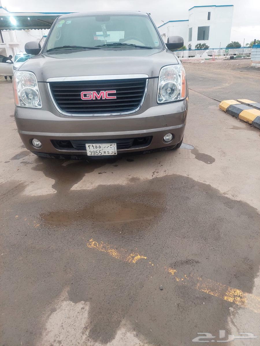For sale, clean GMC Yukon, agency condition, 2013 model, 185,000 km64417603729795111