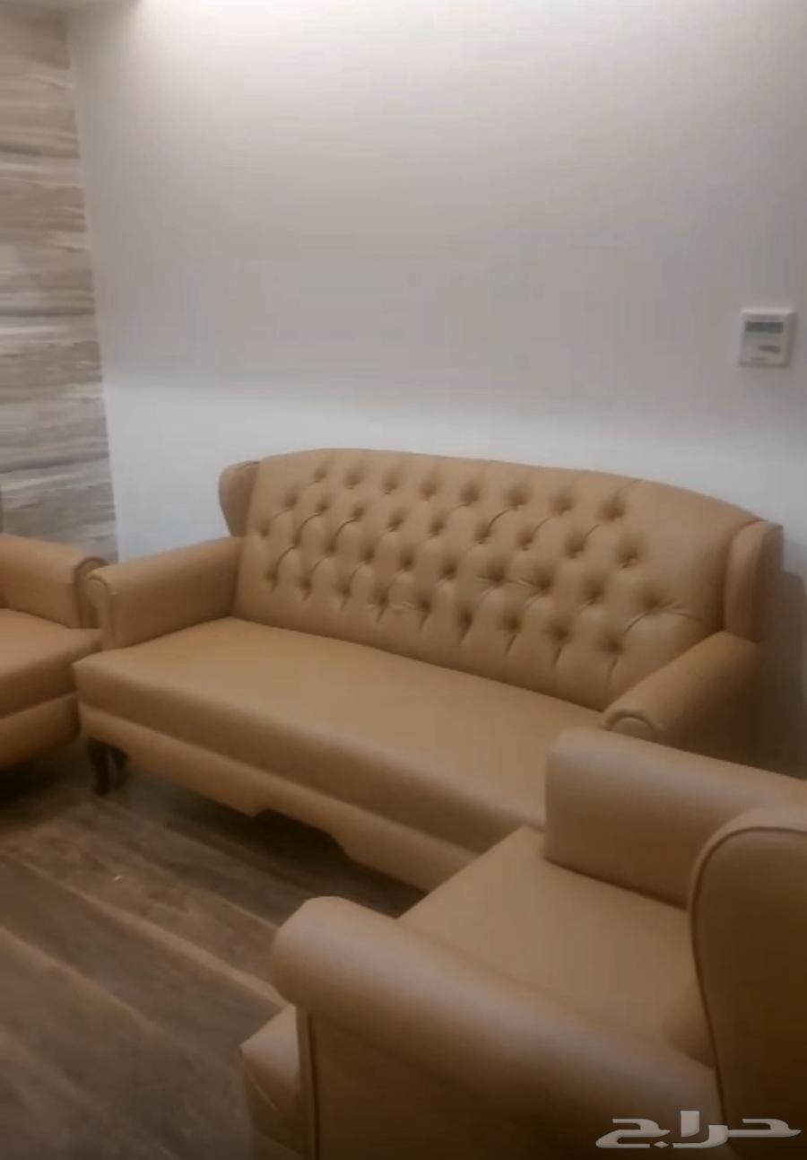 There is a new office set consisting of 4 sofas, a chair, and a desk64240713520513111