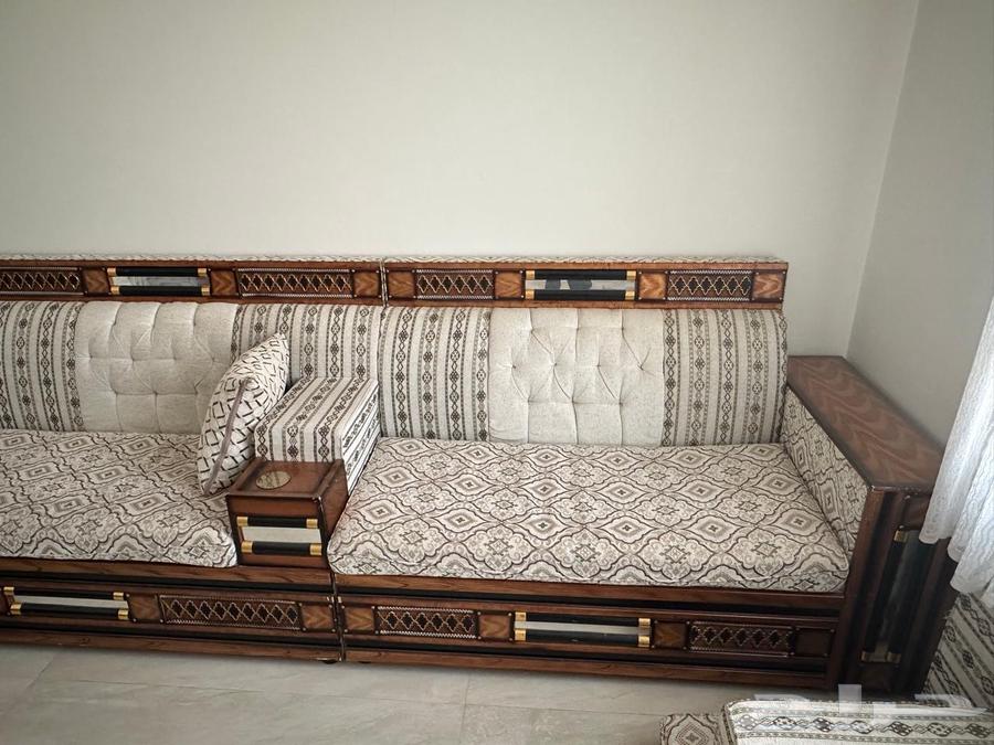 مجلس للبيع مع الستاير64243692040961110