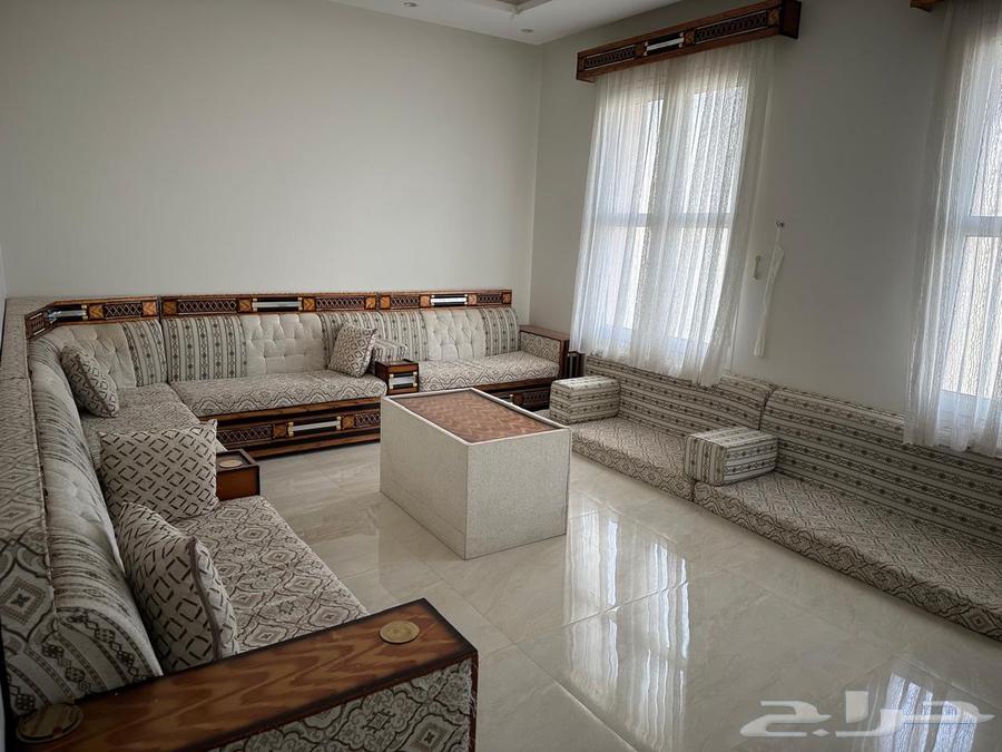 مجلس للبيع مع الستاير64243692040961112