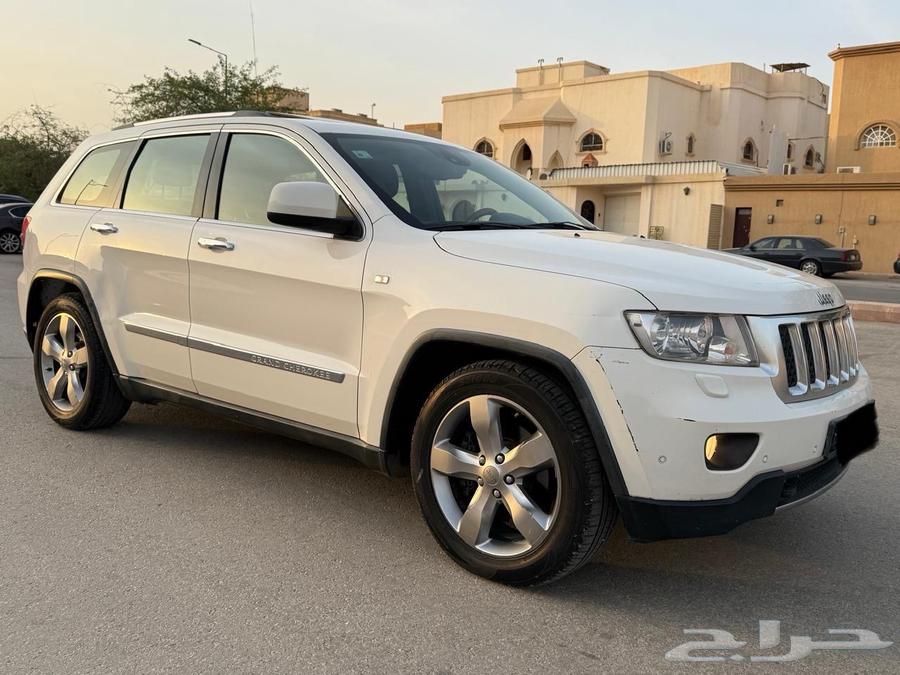 جيب قراند شروكي فل كامل ( نظيف )64409240953089110