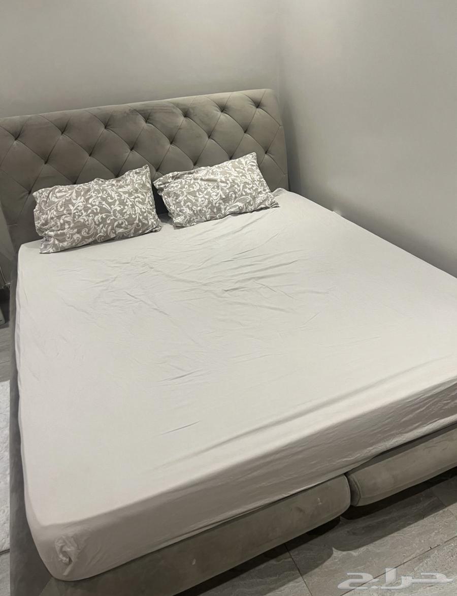 Mattress, Table, Chair64244235161345110