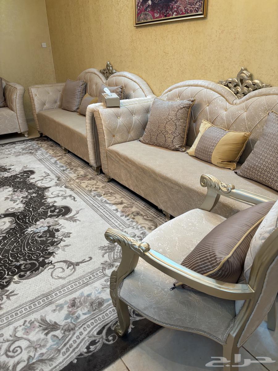 Two almost new sofa sets64248895131651110