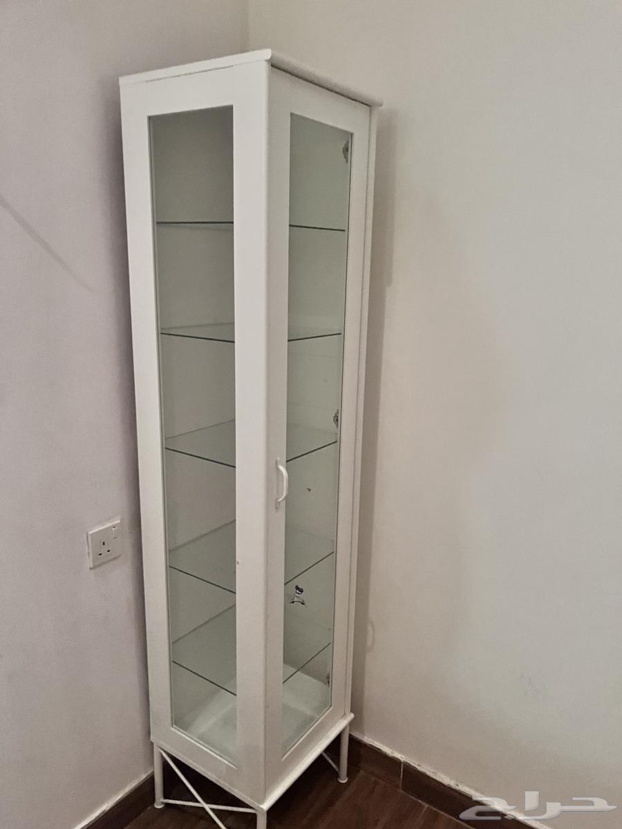 كومدينه زجاجيه مافيهااا ولا عيب ابدا دولاب64244922842625111