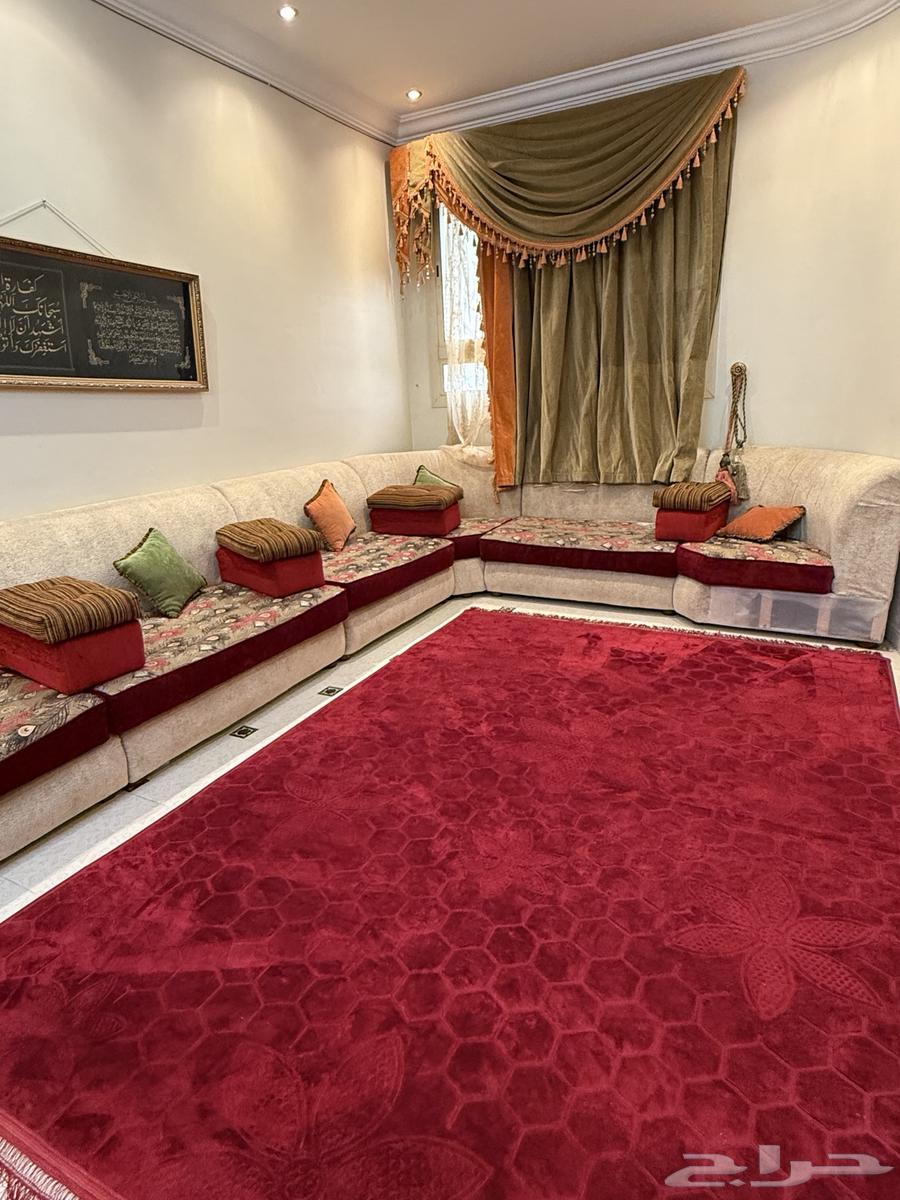 كنب مجلس كبير ب 600 ونظيييف64248697402114110