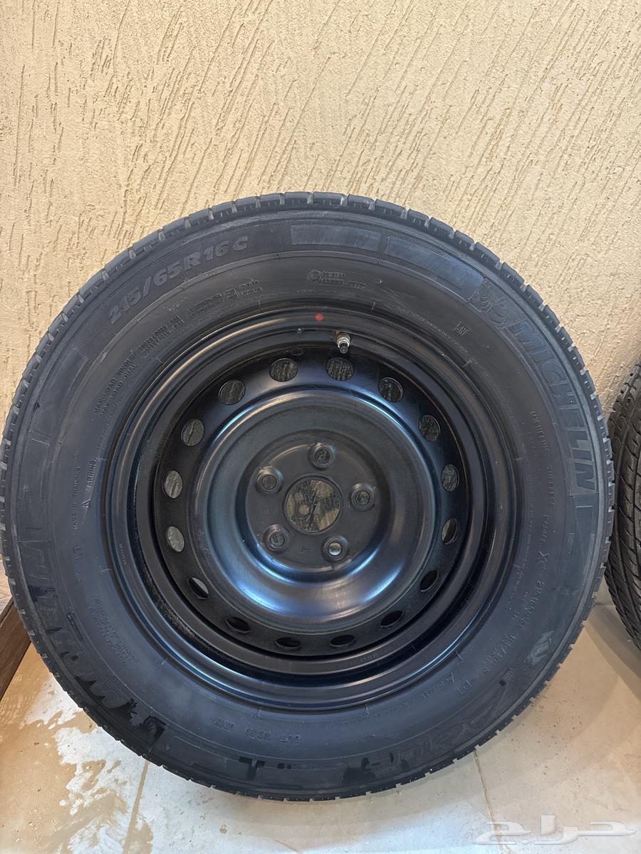 Hilux tires64409906923907111