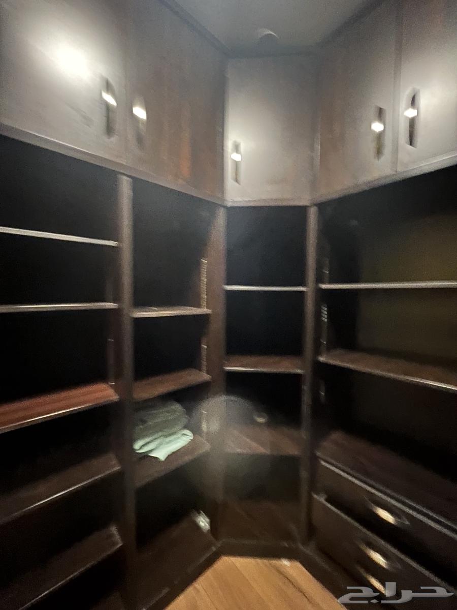 بيع دولاب (Walk-in Closet) فاخر64252480331393112