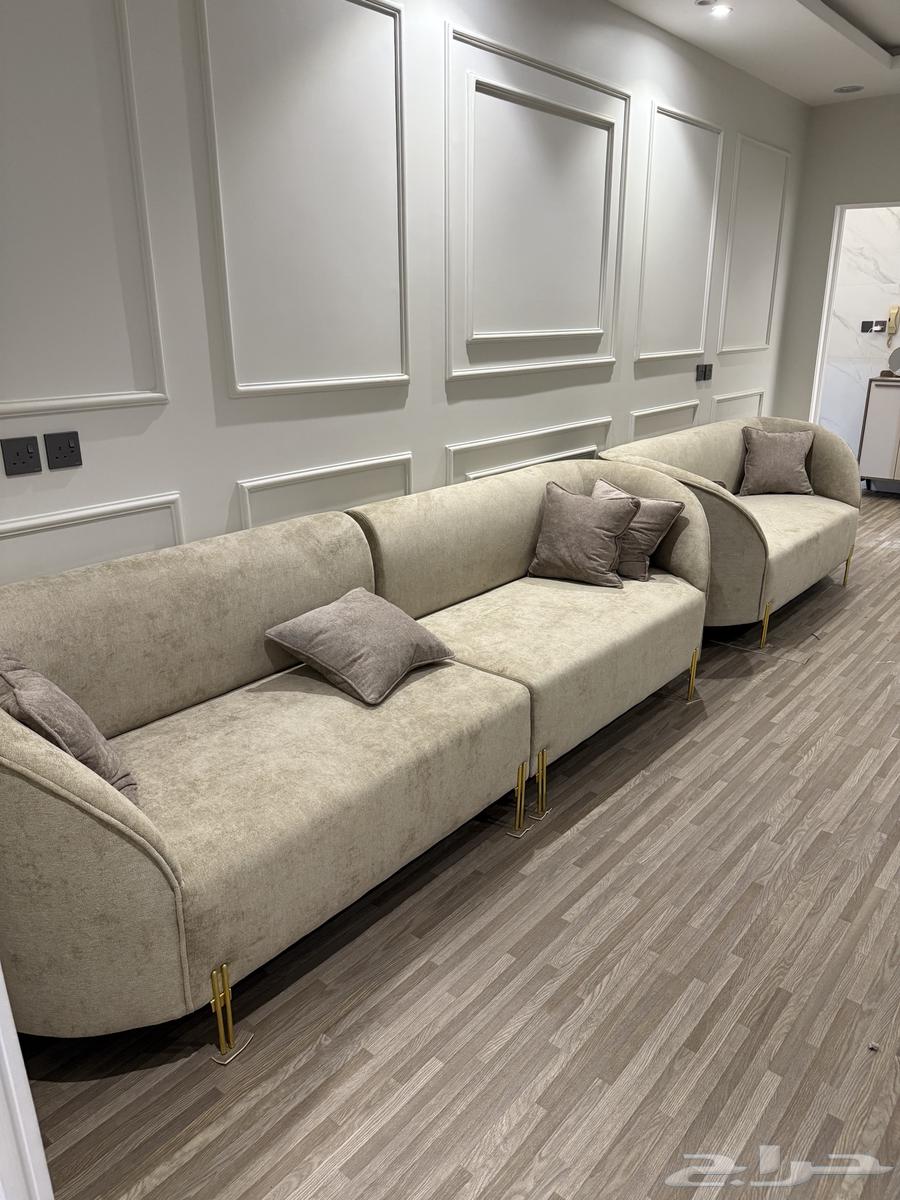 New unused sofa for sale, bought this week with strong wood64254755909251111